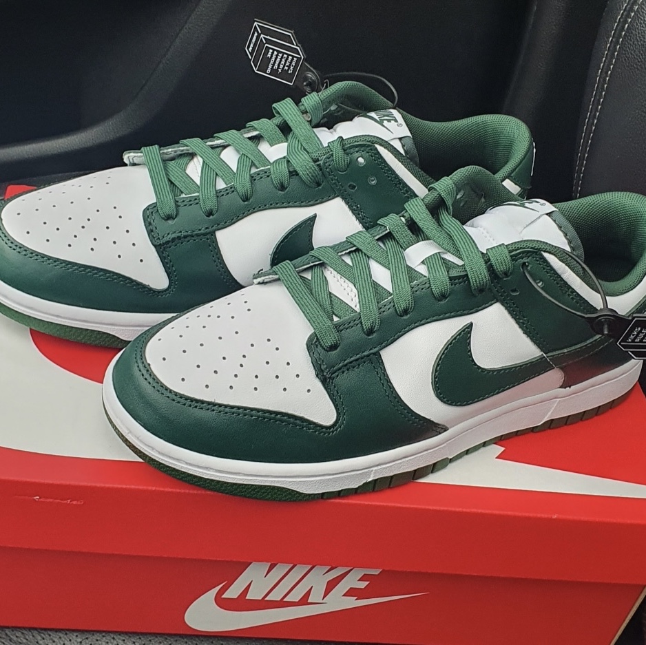 Nike Dunk Low Retro Varsity Green 착용 스타일