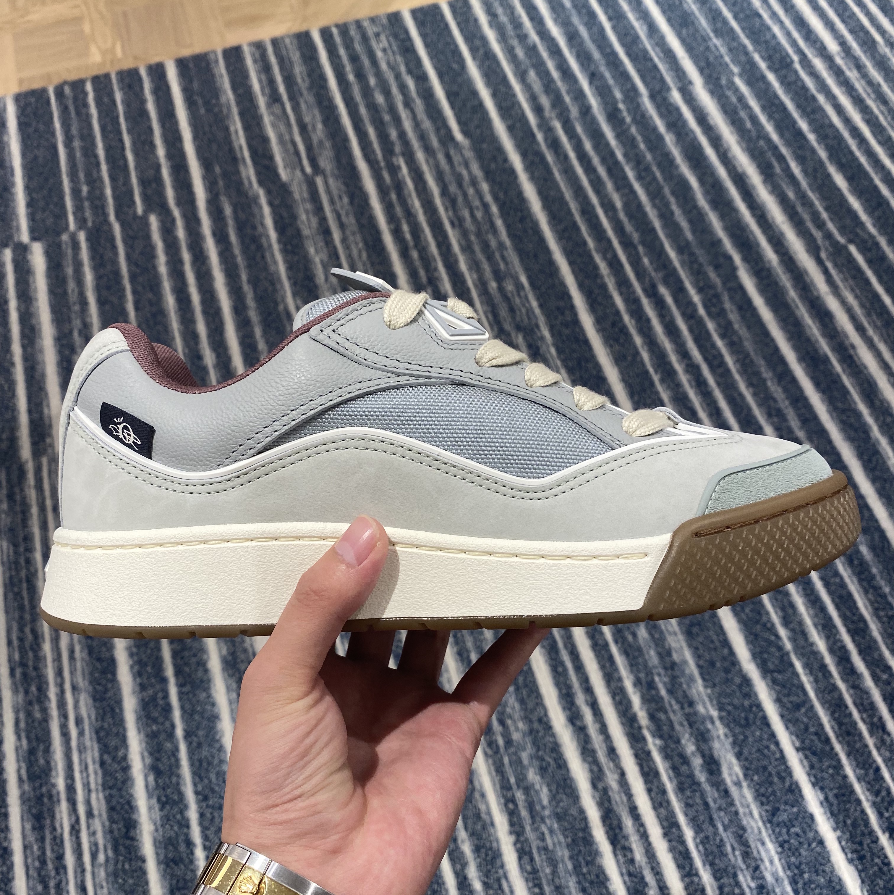 Dior x Cactus Jack B713 Sneakers Grey Mint 착용 스타일 - 1