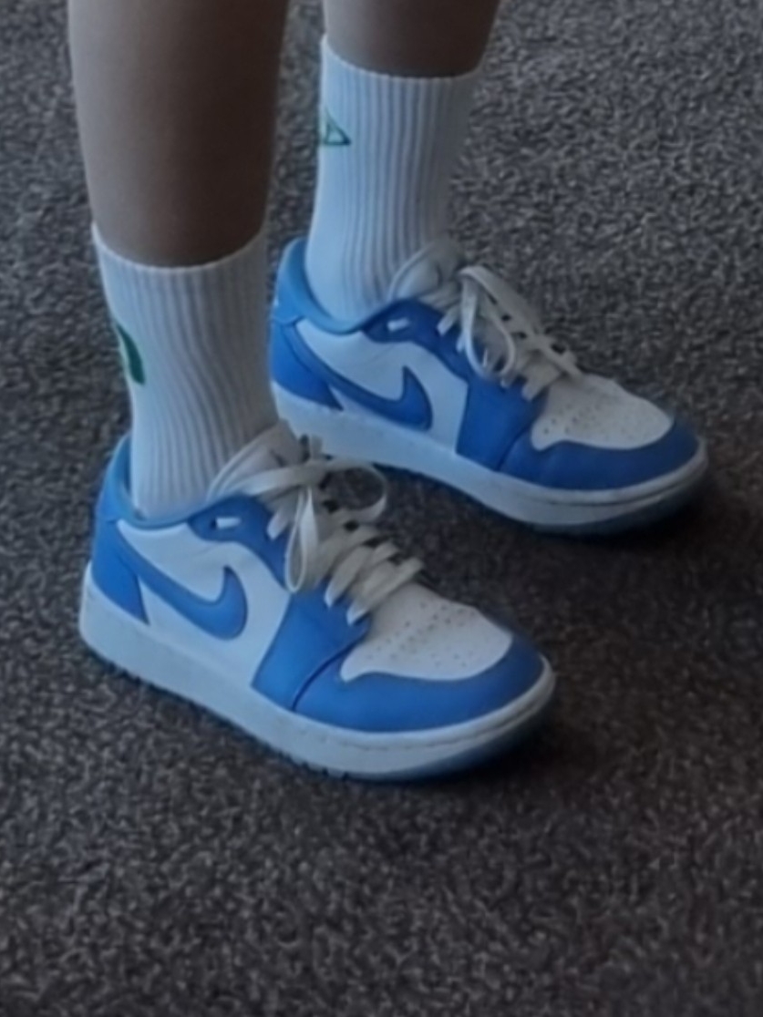 Jordan 1 Low Golf Wolf Grey, Jordan 1 Low Golf White and University Blue 착용 스타일 - 2