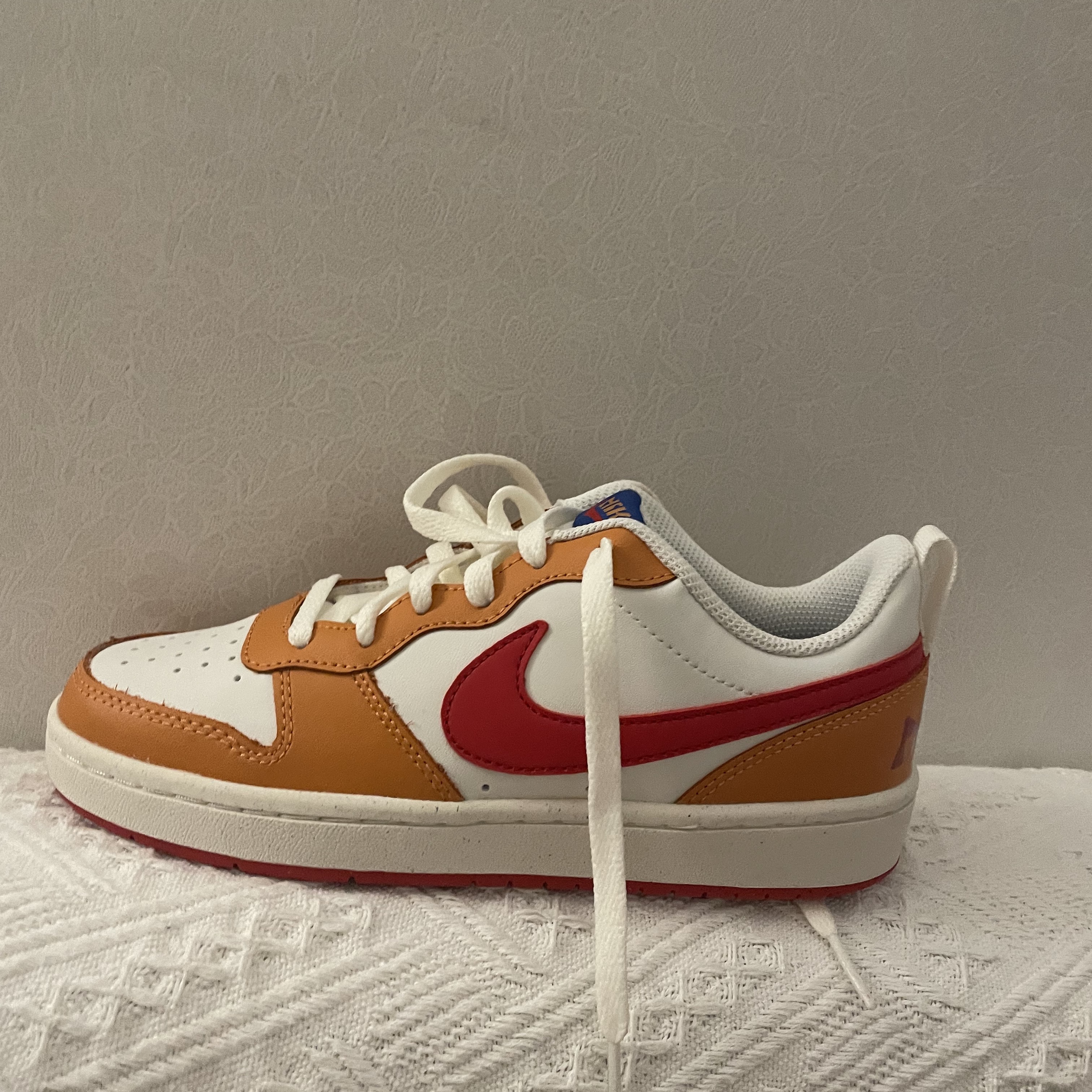 (GS) Nike Court Borough 2 Hot Curry 착용 스타일 - 1