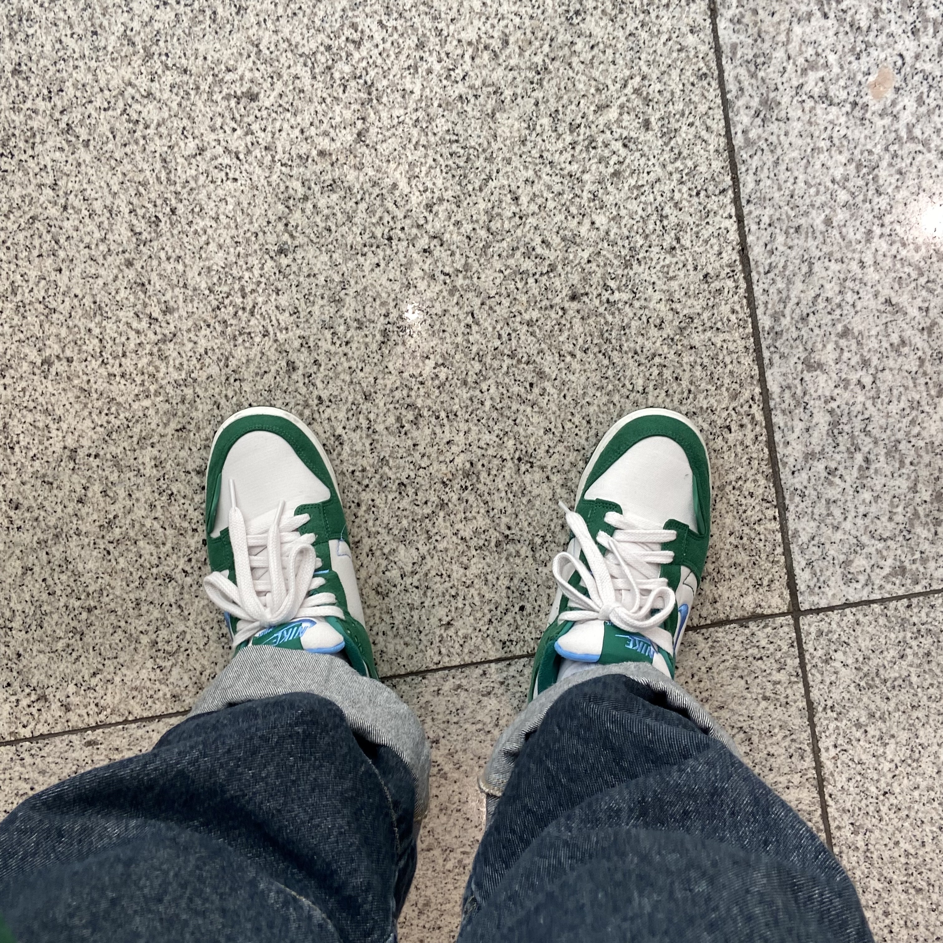 (W) Nike Dunk Low Disrupt 2 Phantom University Blue 착용 스타일 - 4