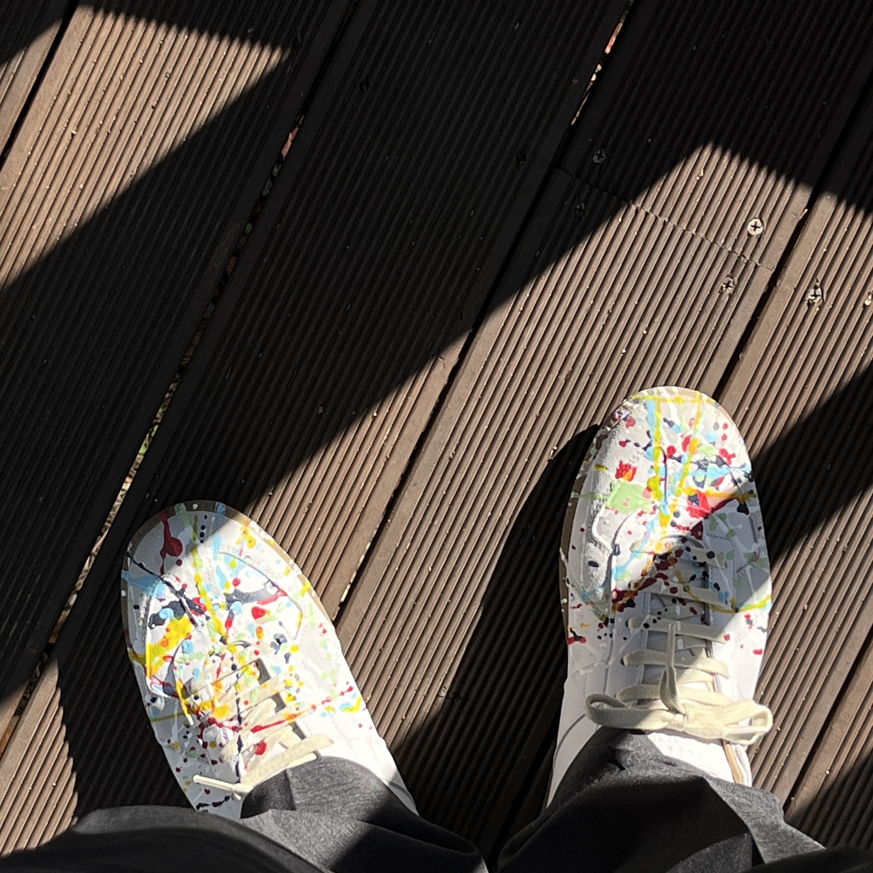Maison Margiela Replica Paint Drop Sneakers 착용 스타일