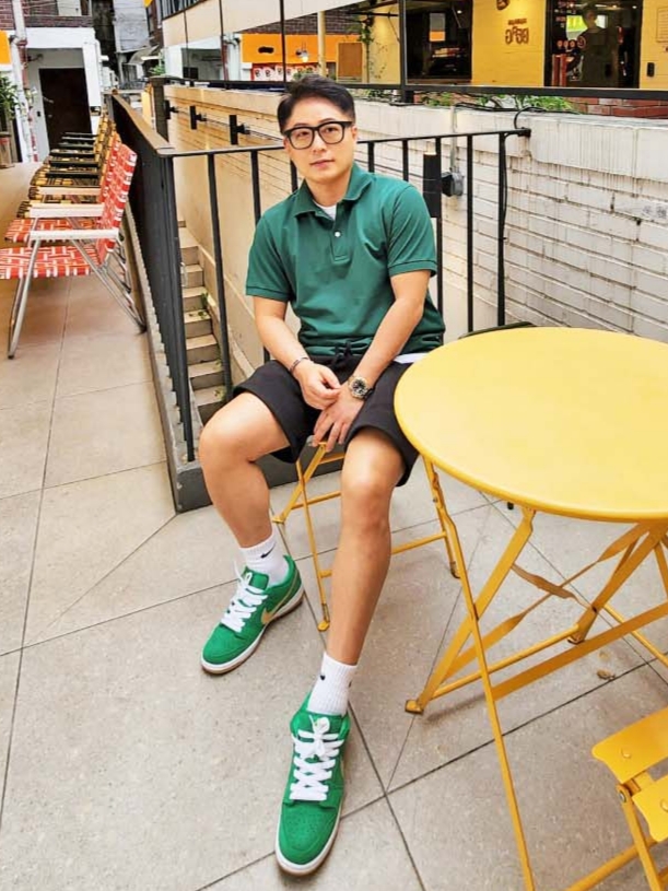 Nike SB Dunk Low Pro Shamrock, Rolex GMT-Master II 40mm 126711CHNR Black Oyster 착용 스타일