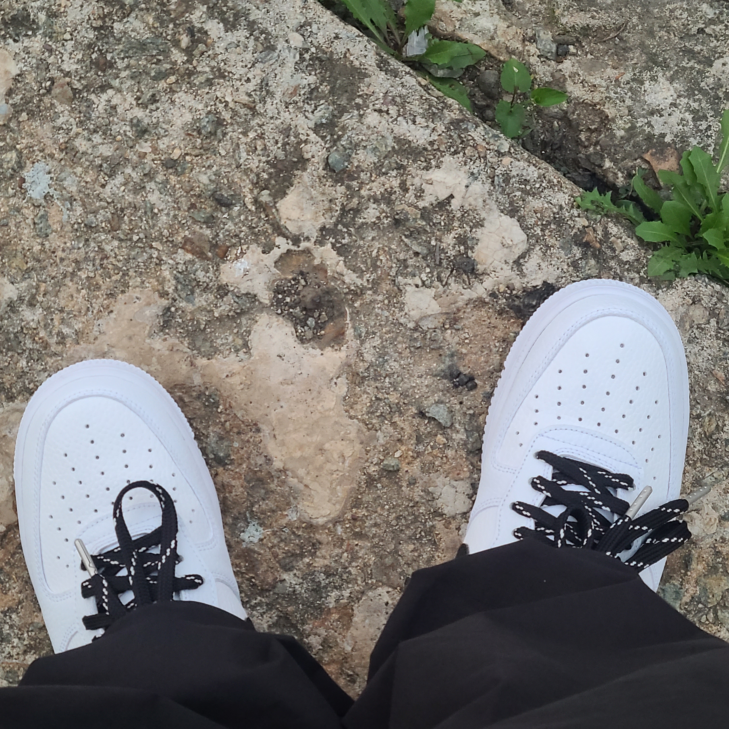Nike Air Force 1 '07 White Black 착용 스타일