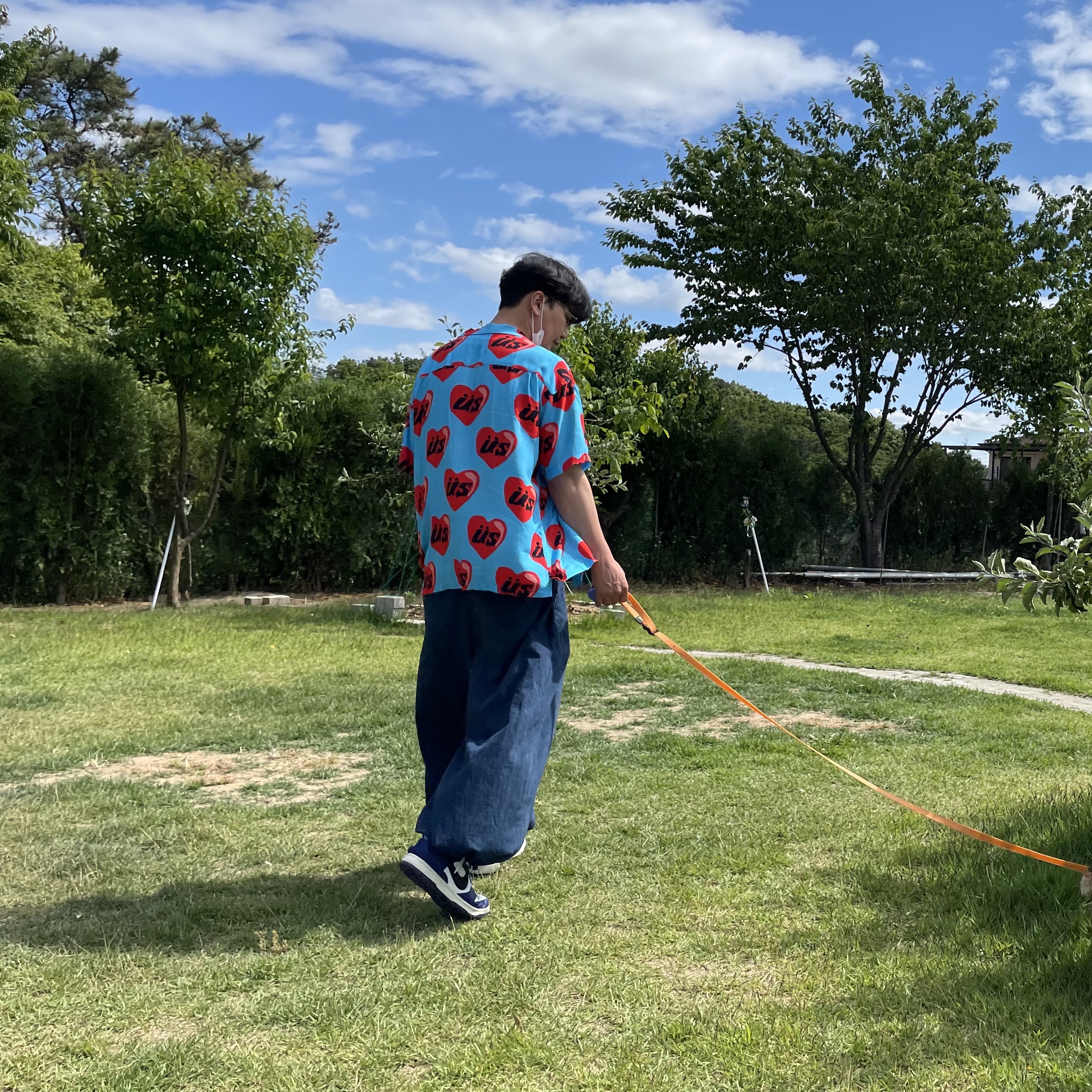 Nike x Ambush Dunk High Deep Royal Blue, Stussy x Cactus Plant Flea Market Heart Shirt 착용 스타일