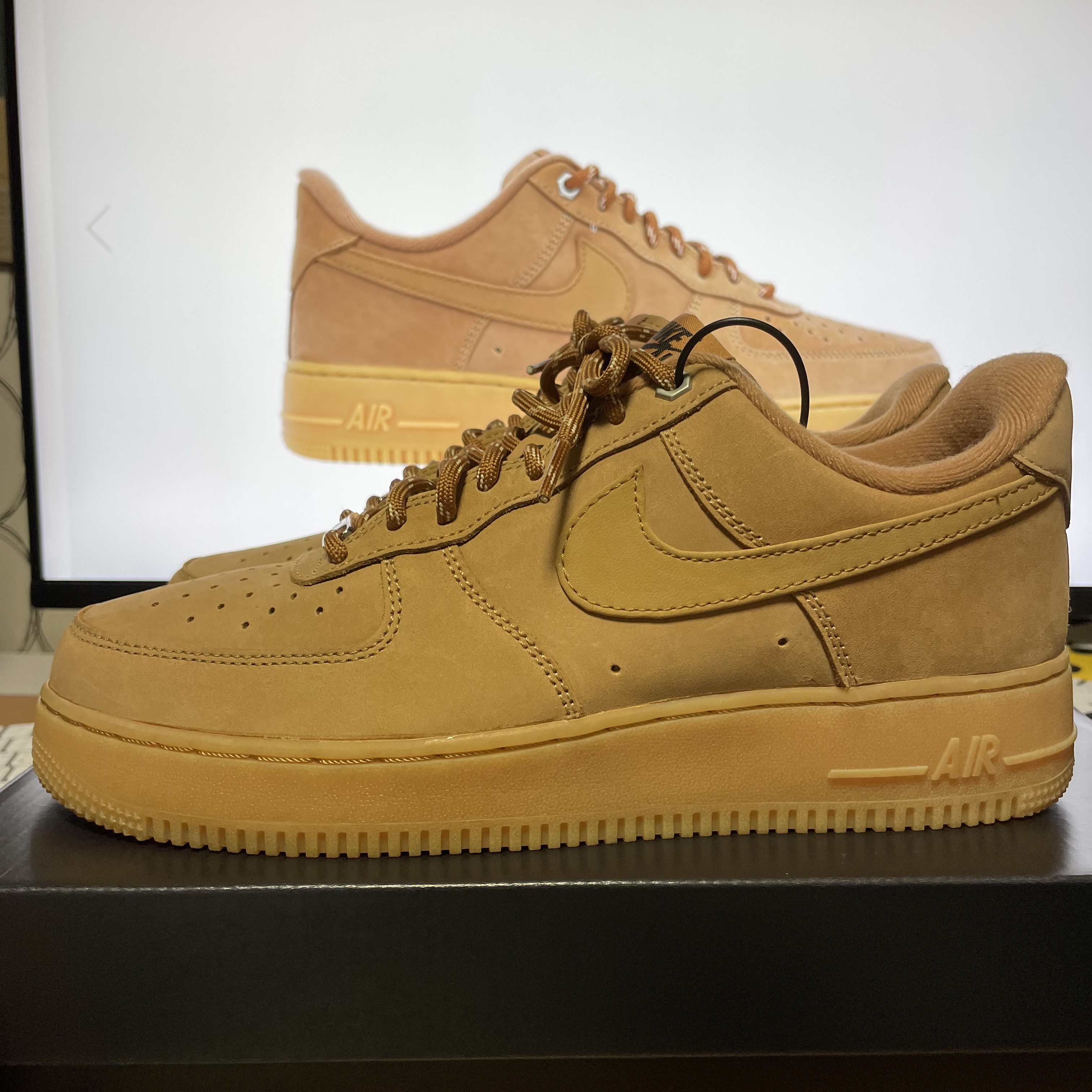 Nike Air Force 1 '07 WB Flax 착용 스타일 - 2