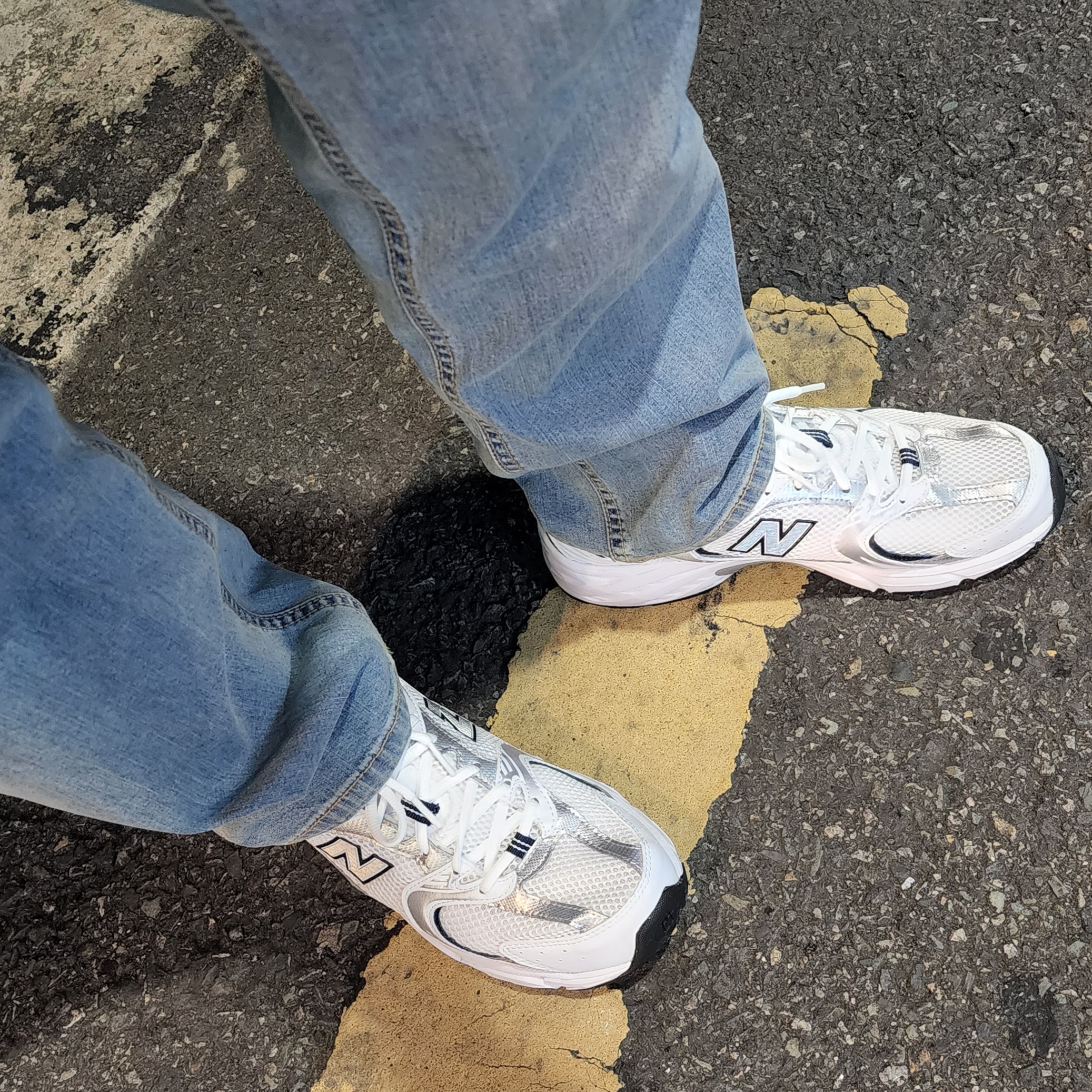 New Balance 530 White 착용 스타일