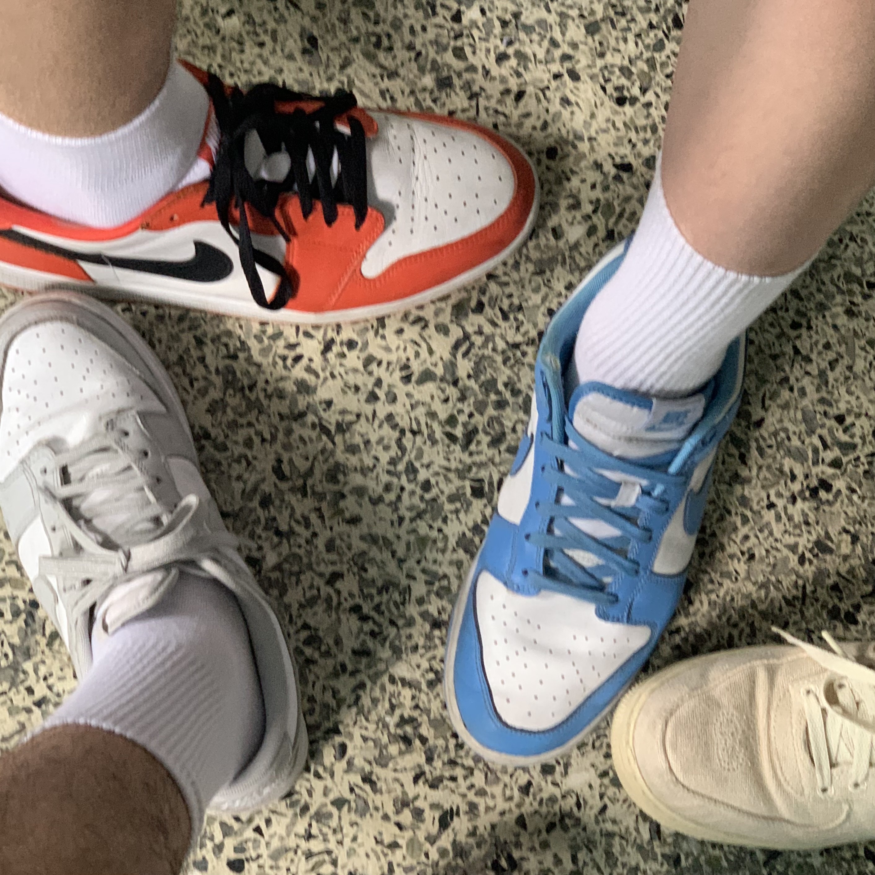 Jordan 1 Low OG Starfish, Nike Dunk Low Retro Grey Fog 착용 스타일