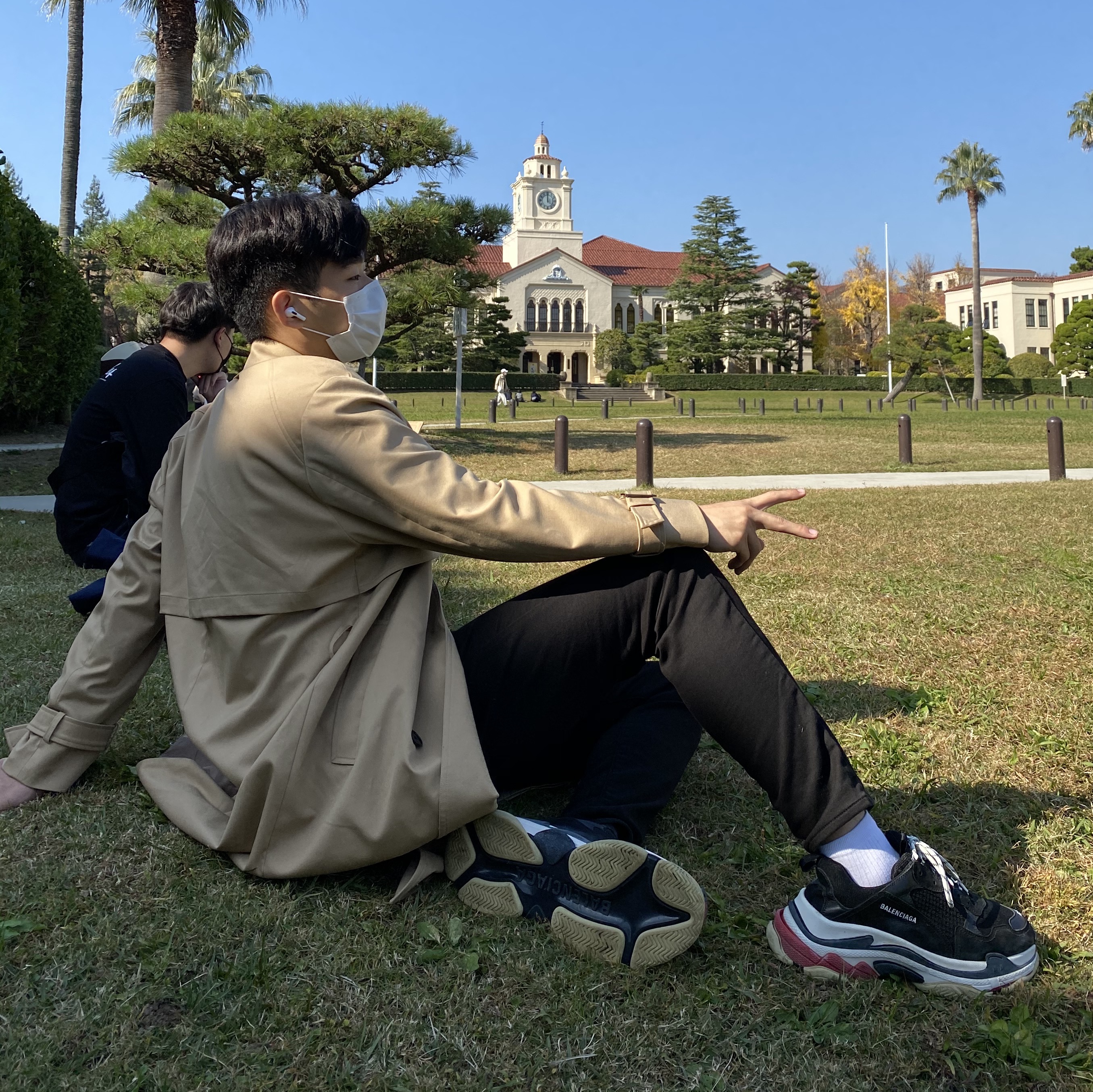 Apple AirPods Pro with MagSafe Charging Case (Korean Ver.), Balenciaga Triple S Trainer Black White Red 2018 착용 스타일