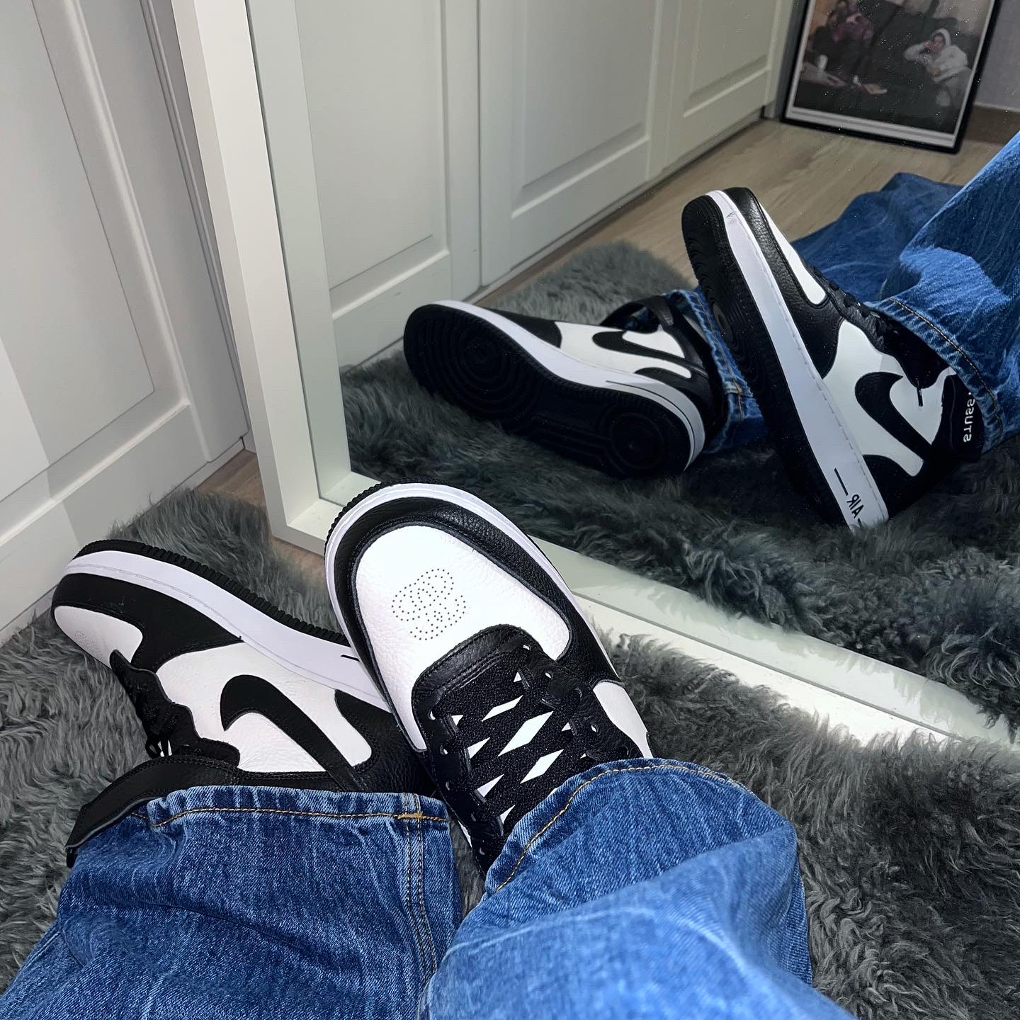 Nike x Stussy Air Force 1 '07 Mid SP Black and Light Bone 착용 스타일