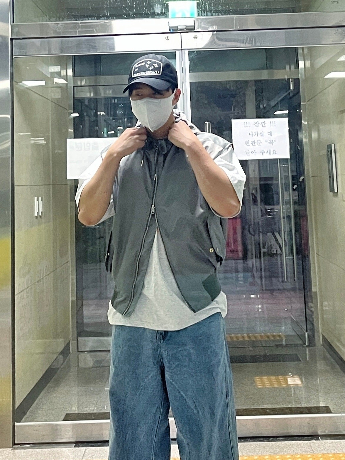 Nike x Matthew M Williams Zoom 004 Stone 착용 스타일 - 2