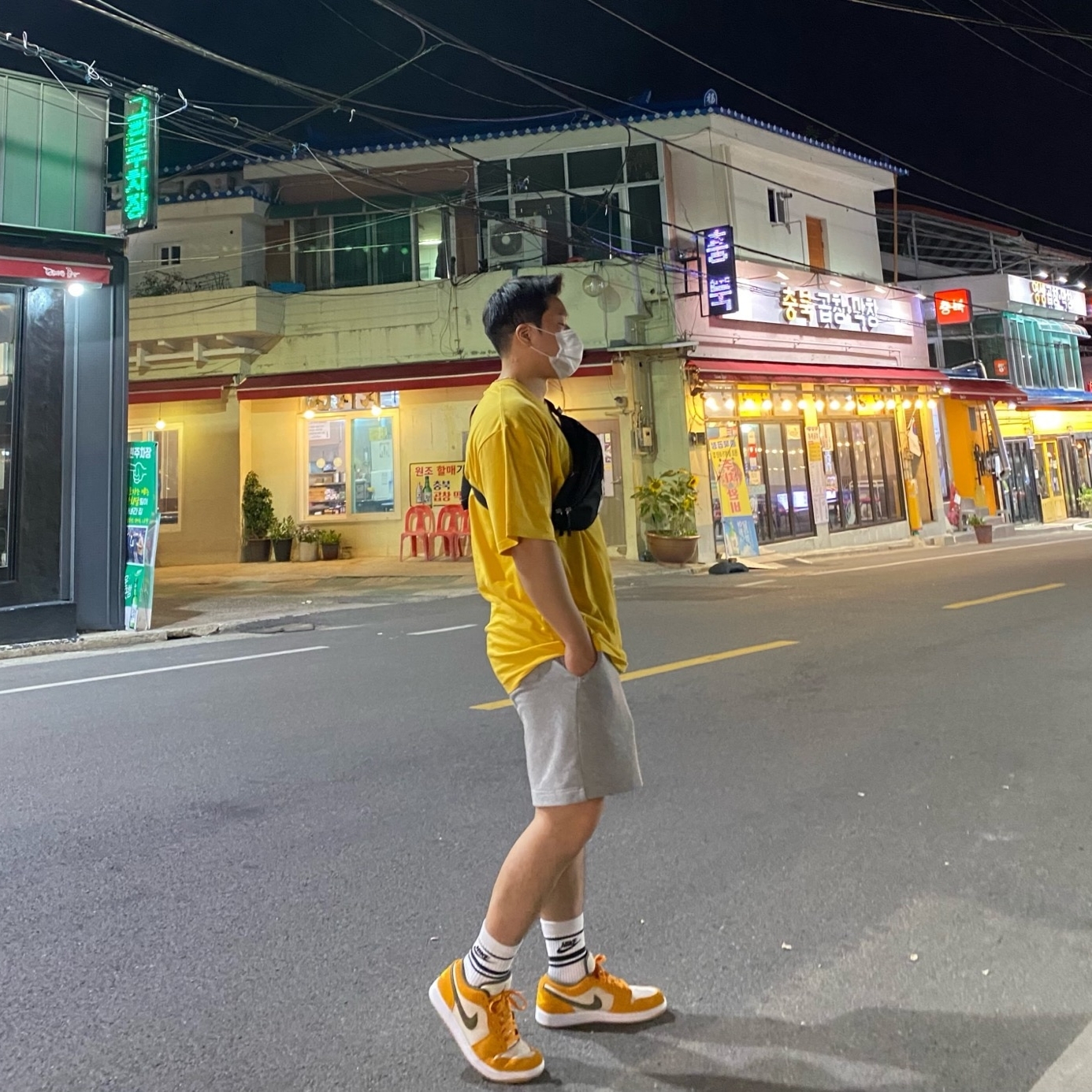 Jordan 1 Low SE Light Curry 착용 스타일