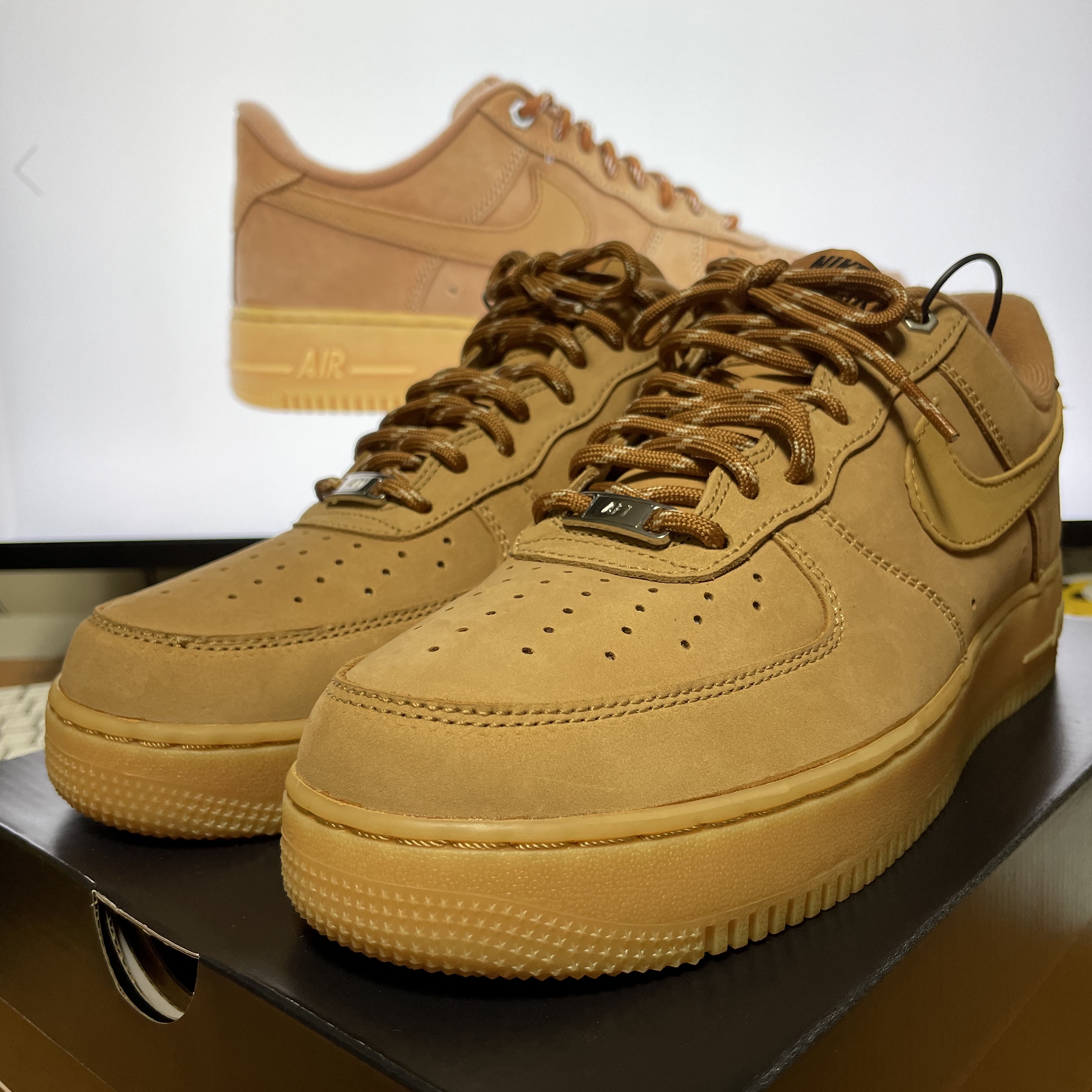 Nike Air Force 1 '07 WB Flax 착용 스타일 - 3