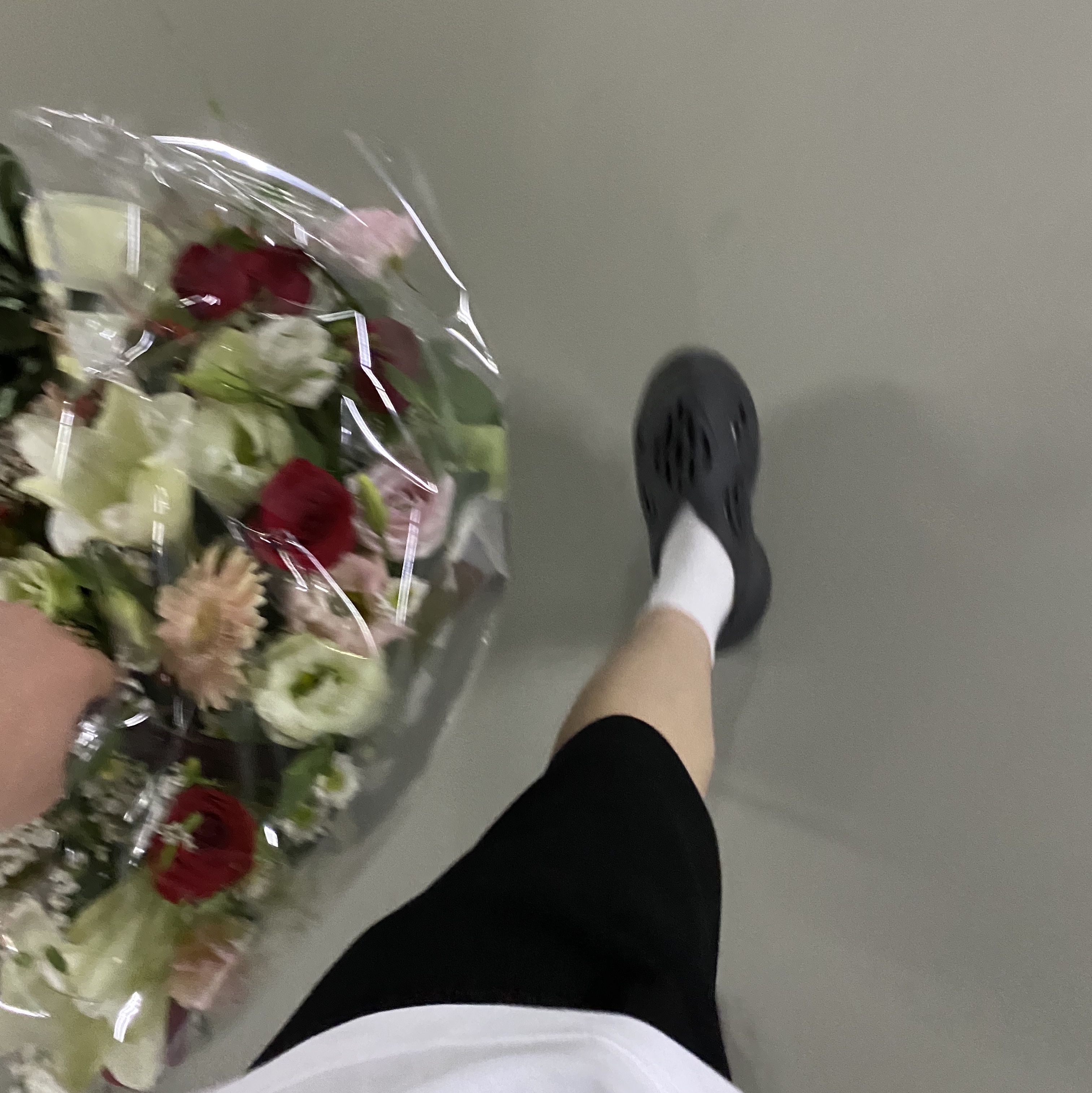 Adidas Yeezy Foam RNNR Onyx 착용 스타일