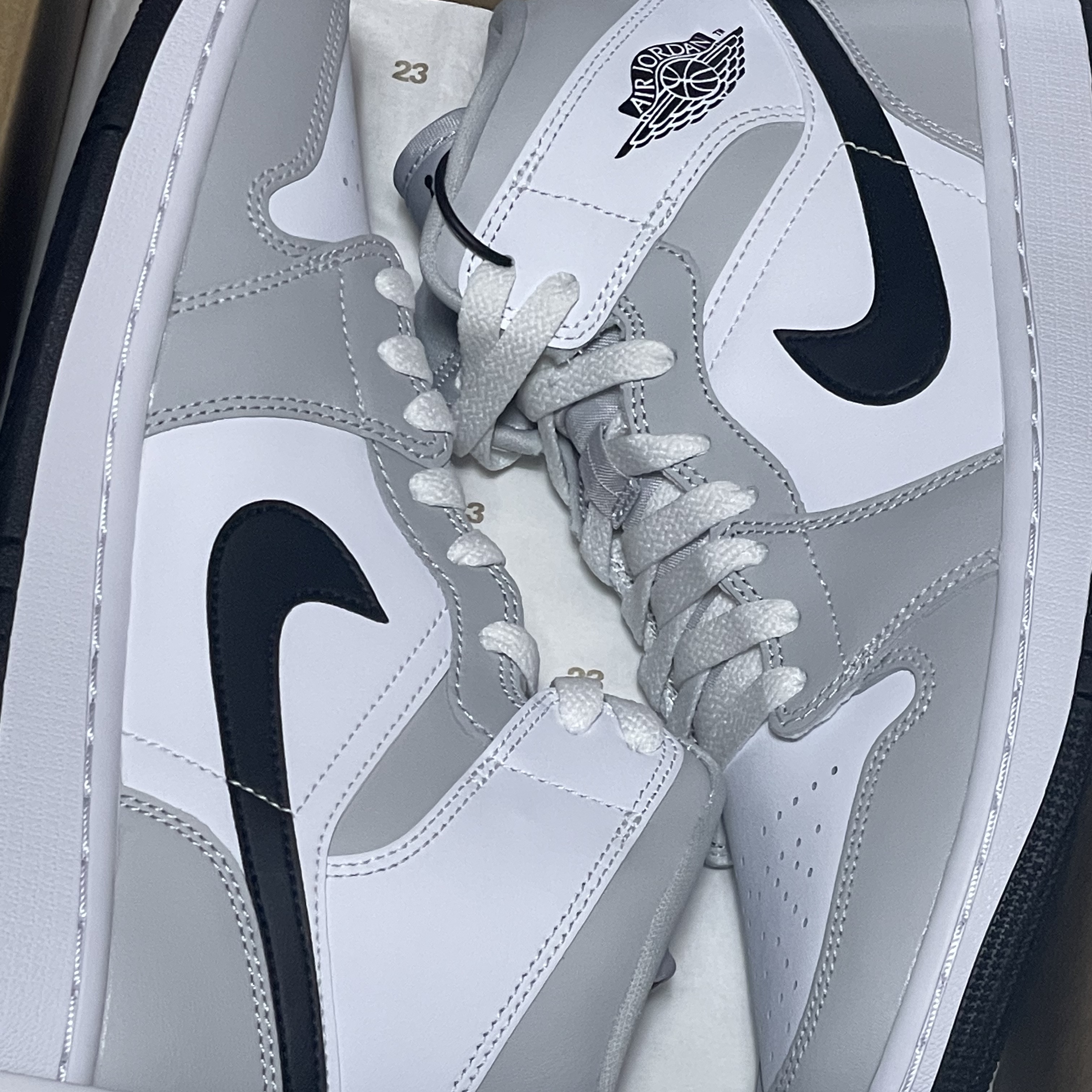 (W) Jordan 1 Mid Grey Fog 착용 스타일