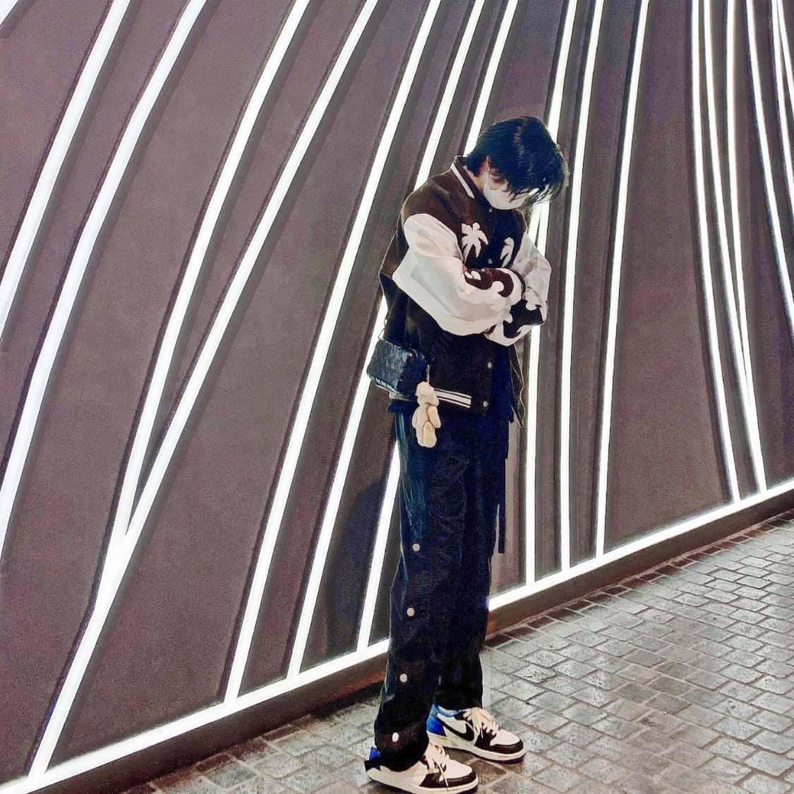 Jordan 1 x Travis Scott x Fragment Retro Low OG SP Military Blue 착용 스타일