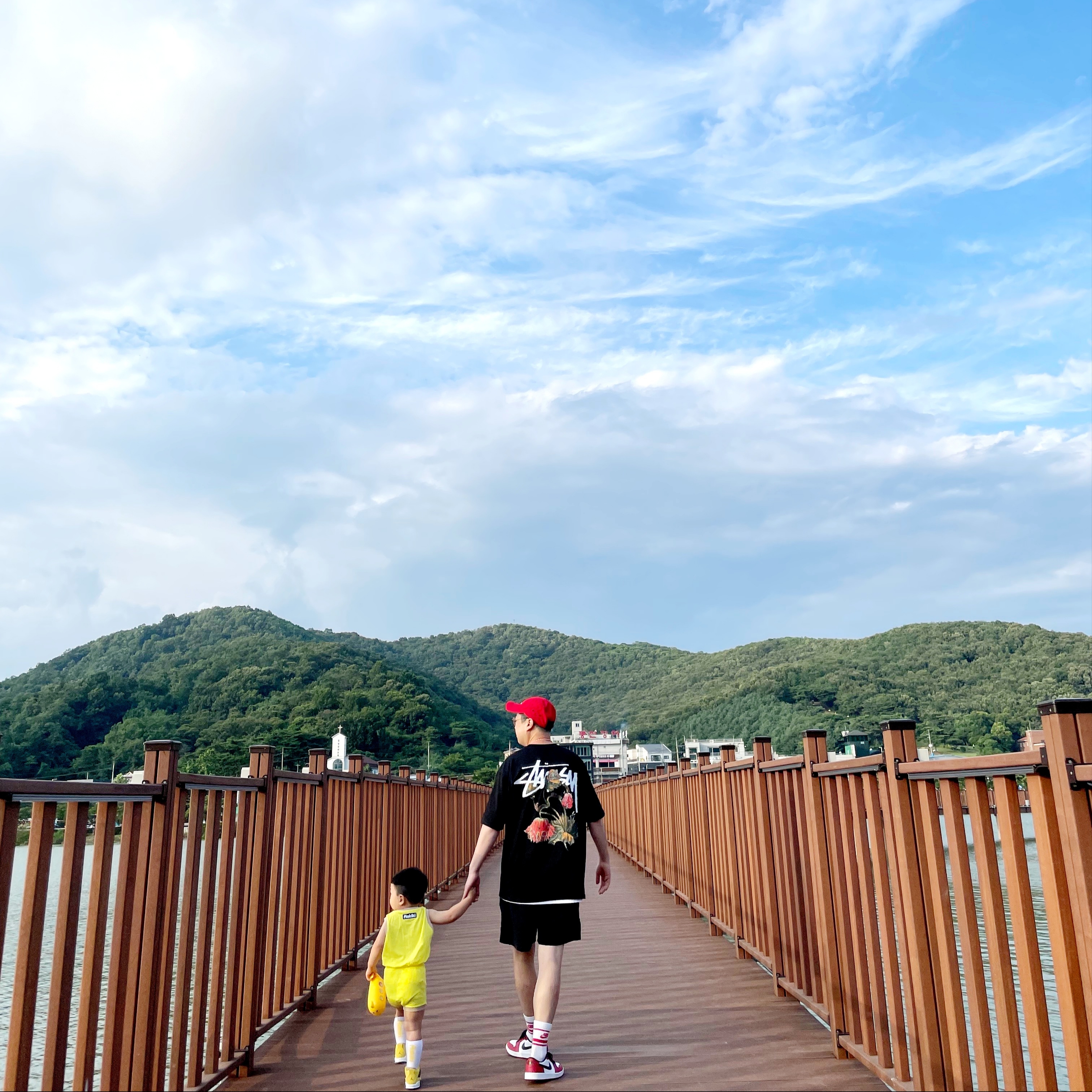 Jordan 1 Low Golf Chicago, Stussy Big Stock Water Shorts Black 착용 스타일 - 5