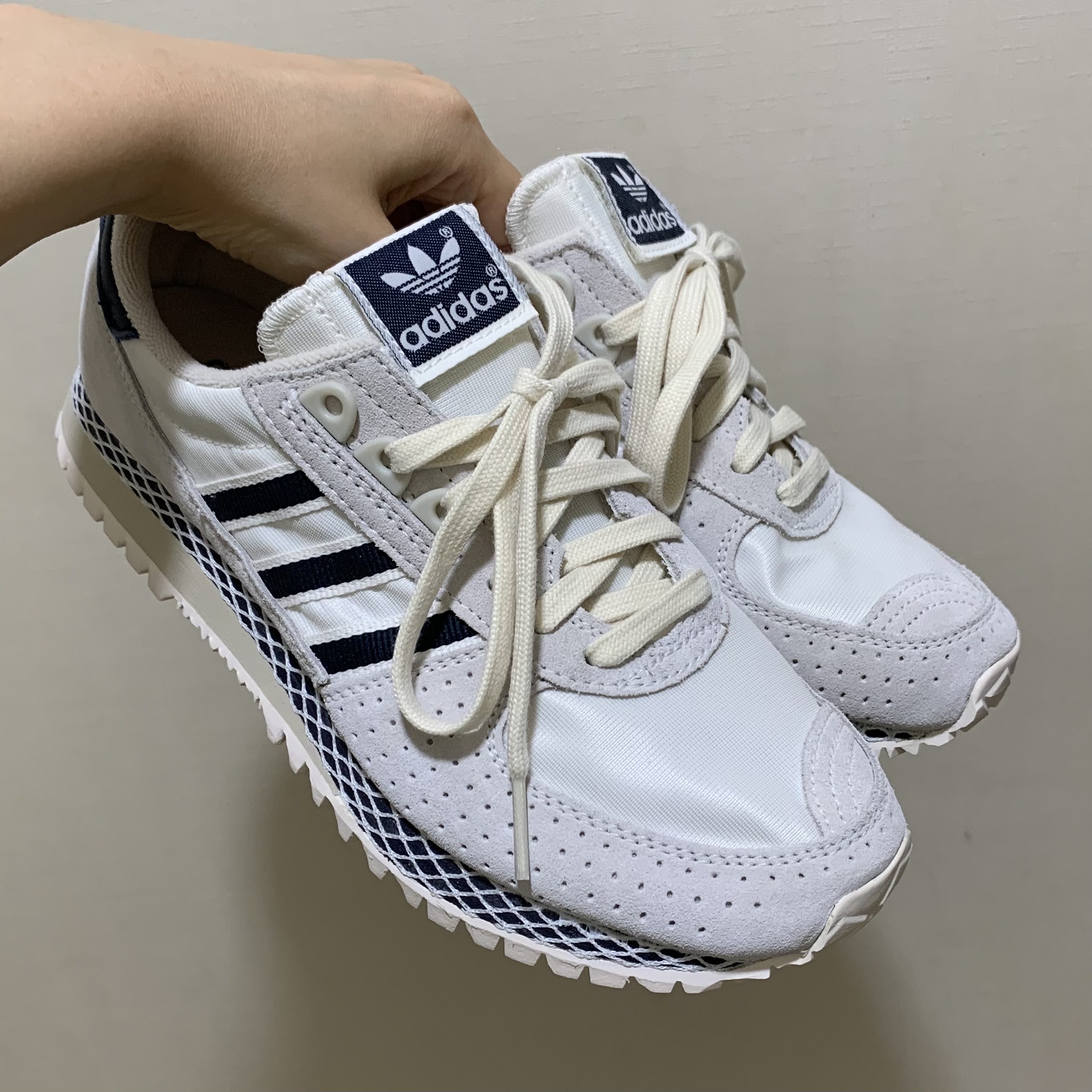 Adidas City Marathon PT Beige Navy 착용 스타일