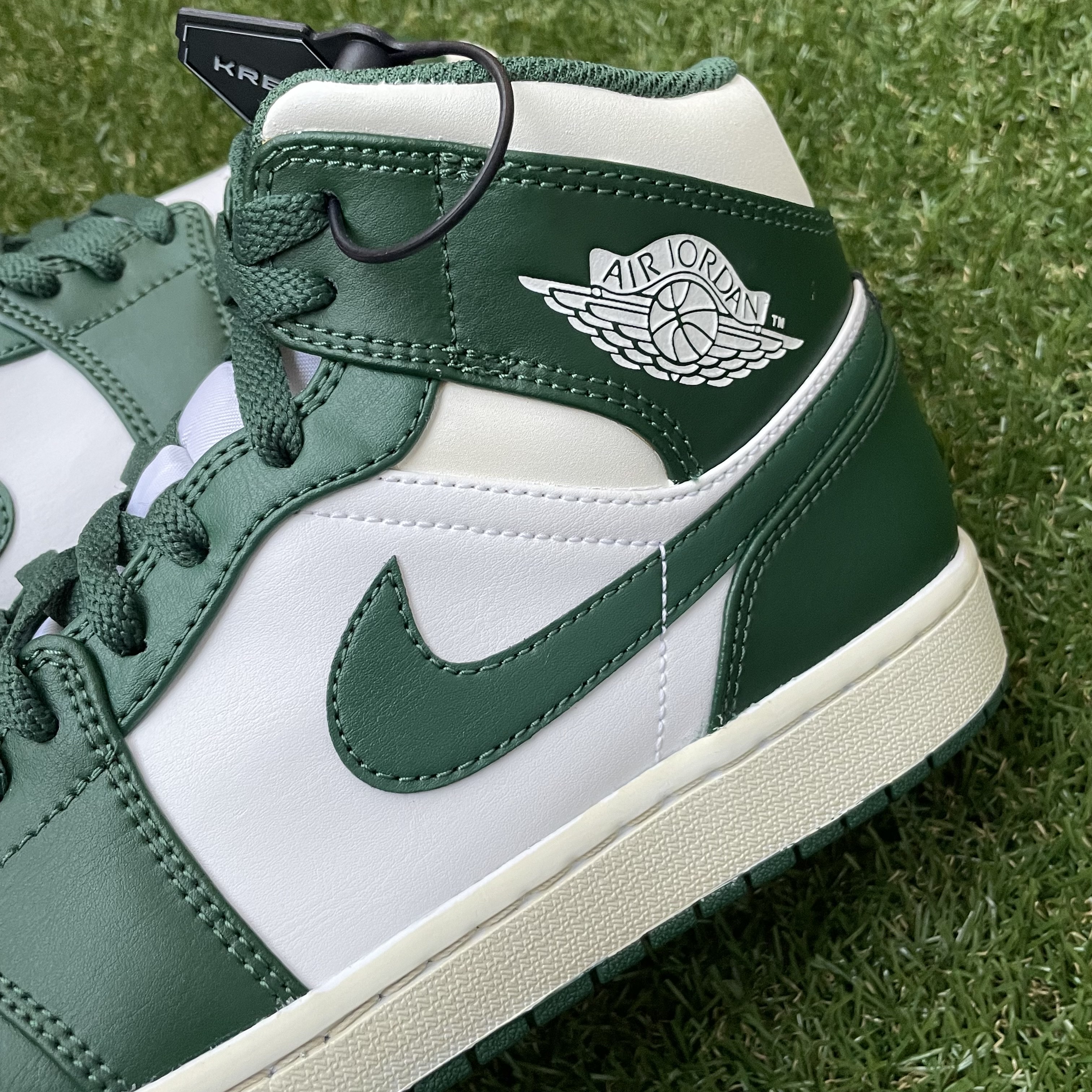 Jordan 1 Mid Sonics 2021, (GS) Jordan 1 Mid Sonics 2021 착용 스타일 - 3