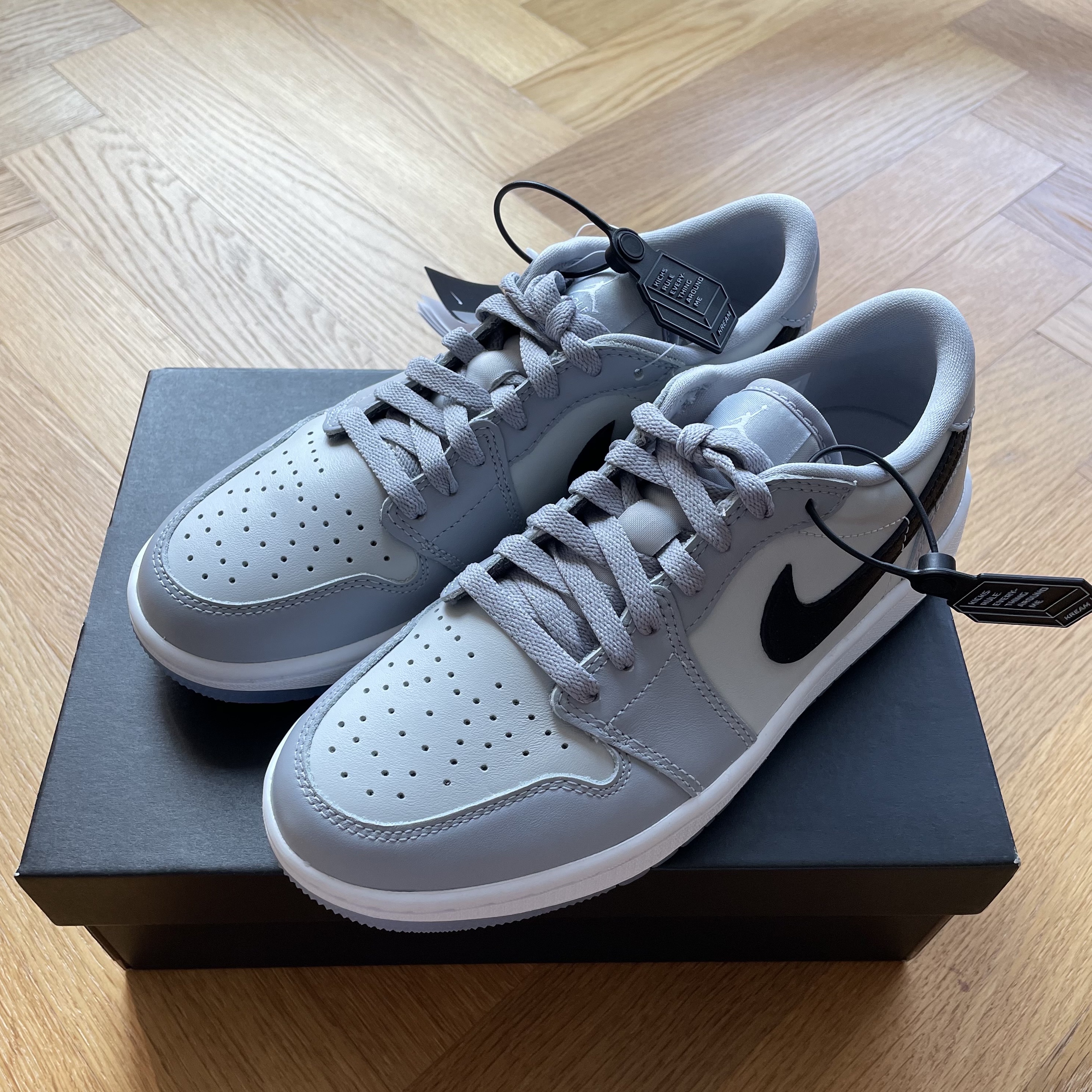 Jordan 1 Low Golf Wolf Grey 착용 스타일
