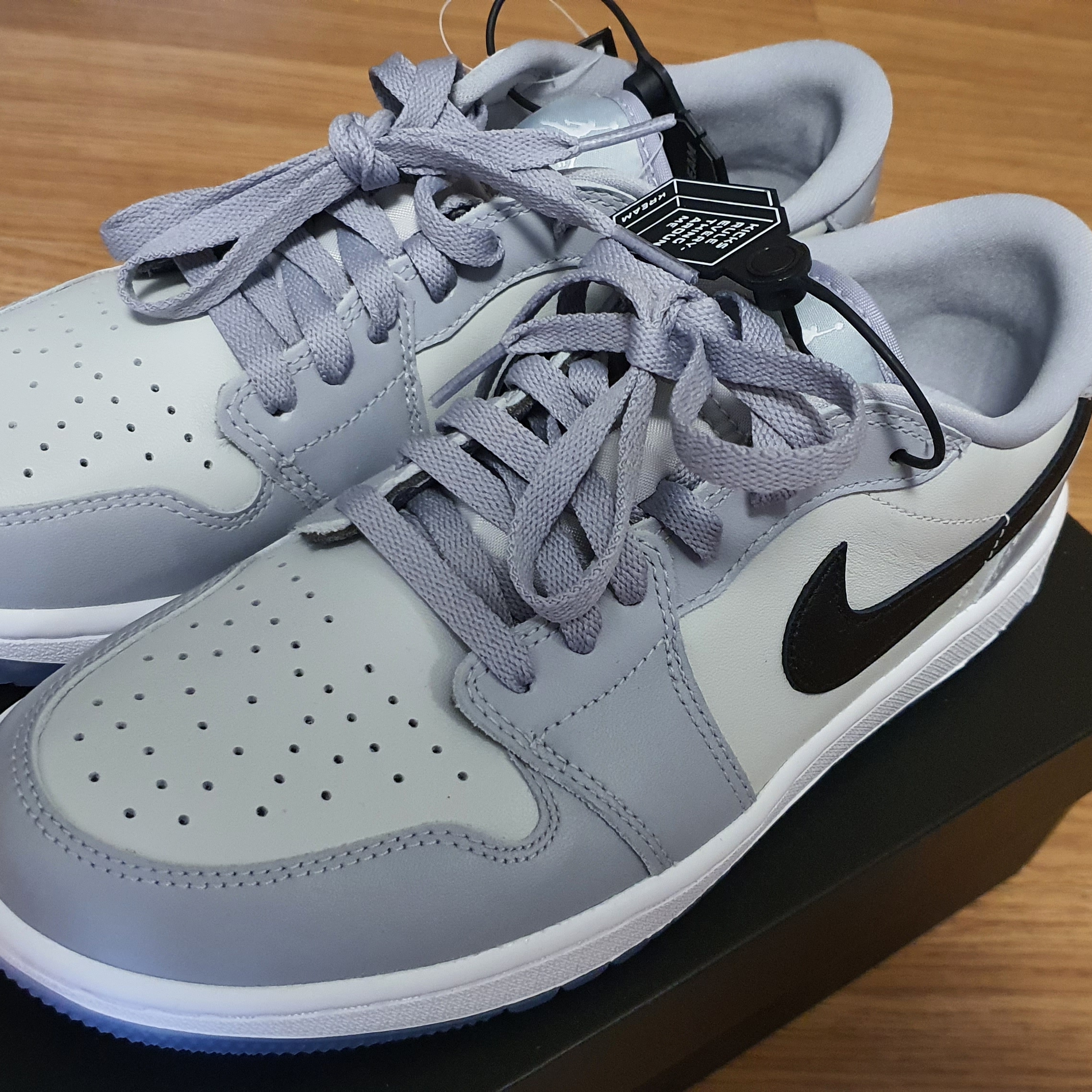 Jordan 1 Low Golf Wolf Grey 착용 스타일 - 2