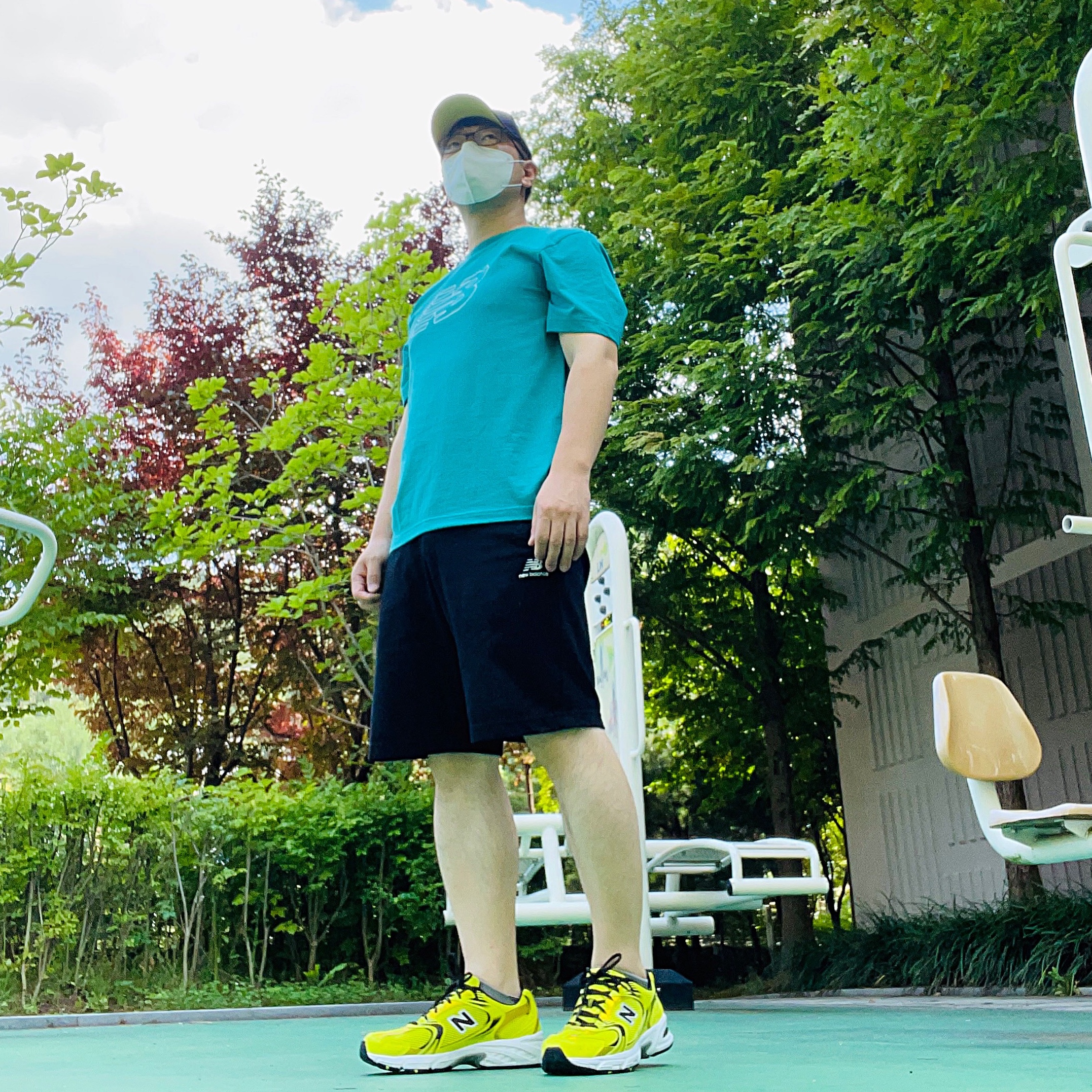 New Balance 530 Yellow 착용 스타일