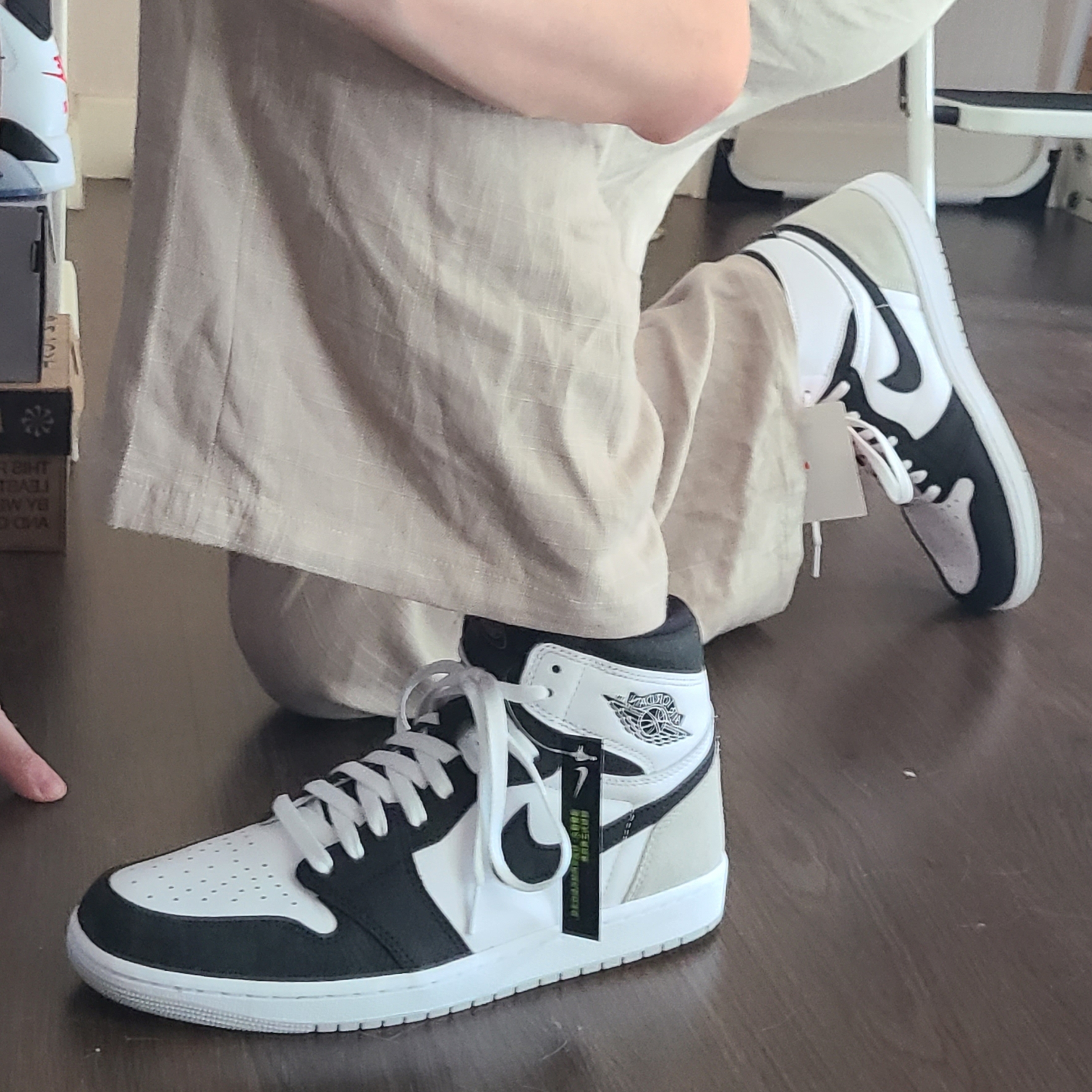 Jordan 1 Retro High OG Bleached Coral 착용 스타일