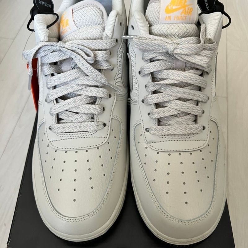 Nike Air Force 1 Low 3M Light Bone 착용 스타일 - 1