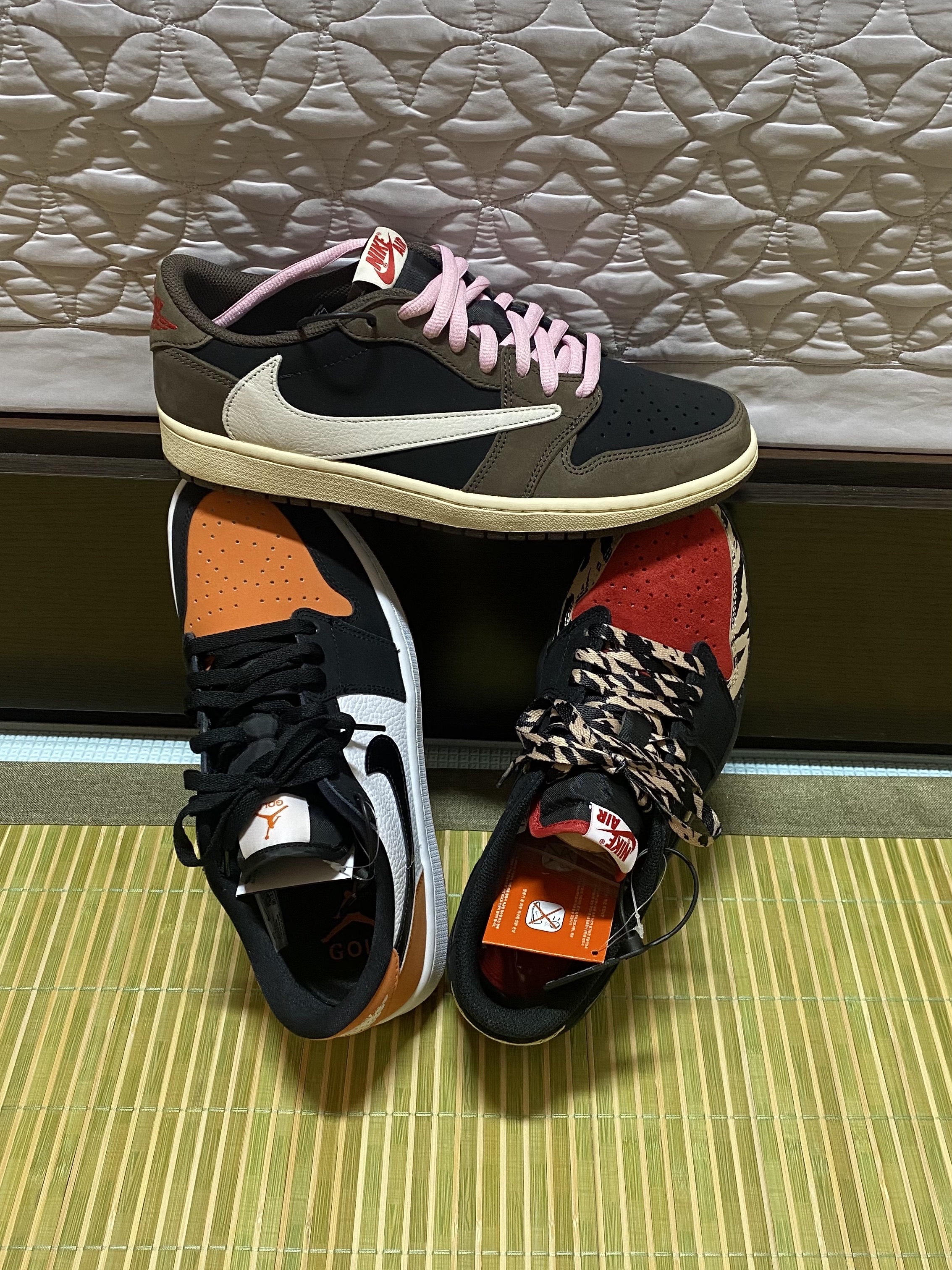 Jordan 1 x Travis Scott Retro Low OG SP Mocha, Jordan 1 Low Golf Starfish 착용 스타일 - 2