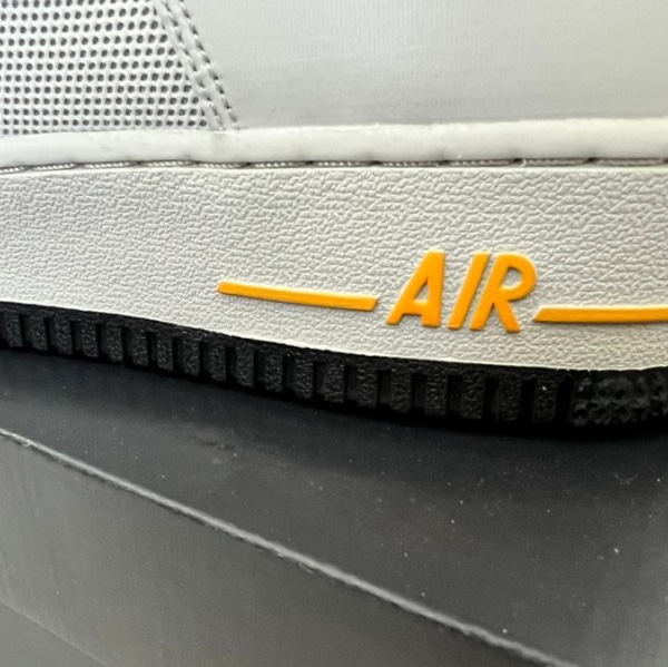 Nike Air Force 1 Low 3M Light Bone 착용 스타일 - 3