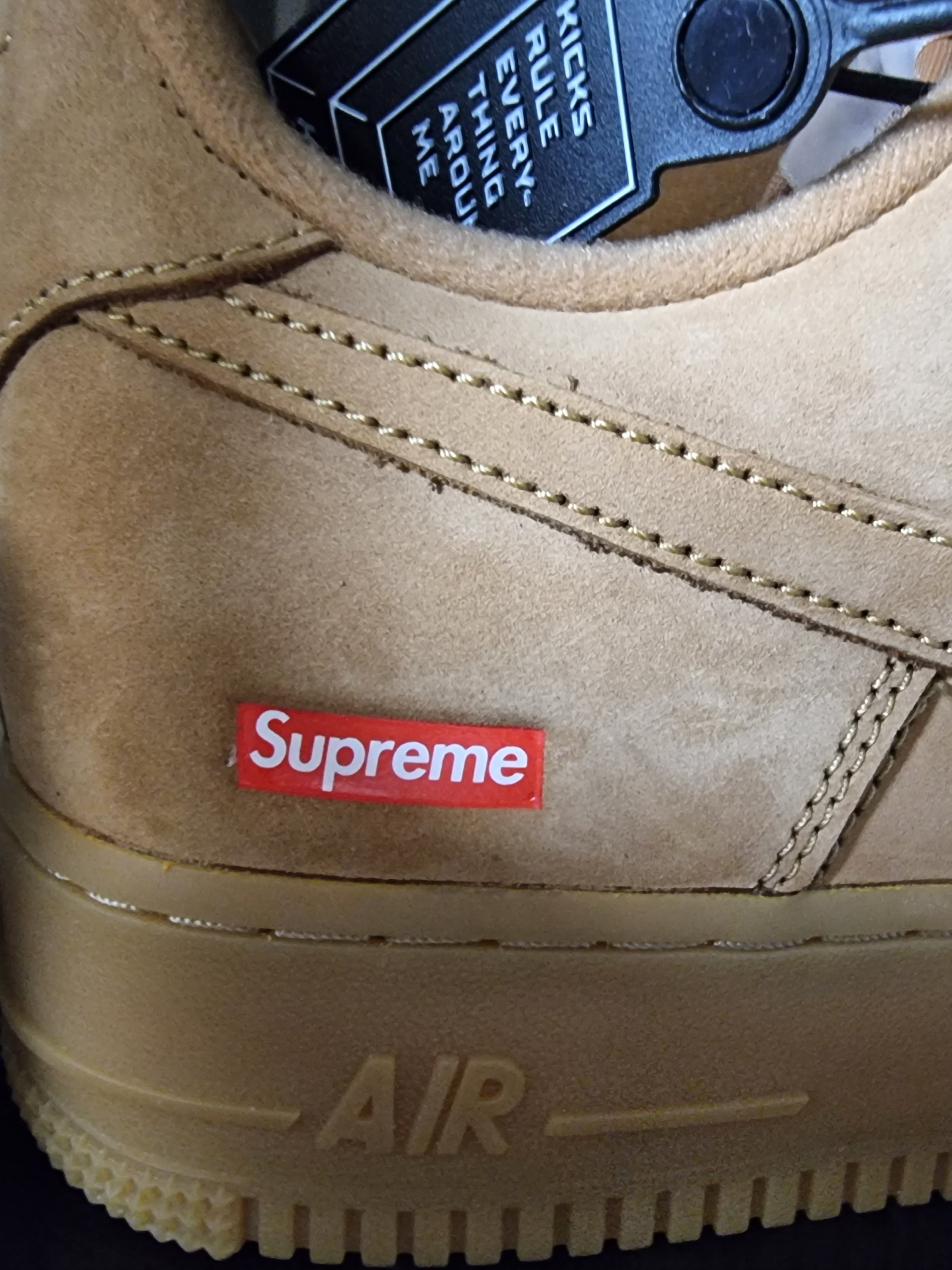 Nike x Supreme Air Force 1 Low Flax 착용 스타일 - 2