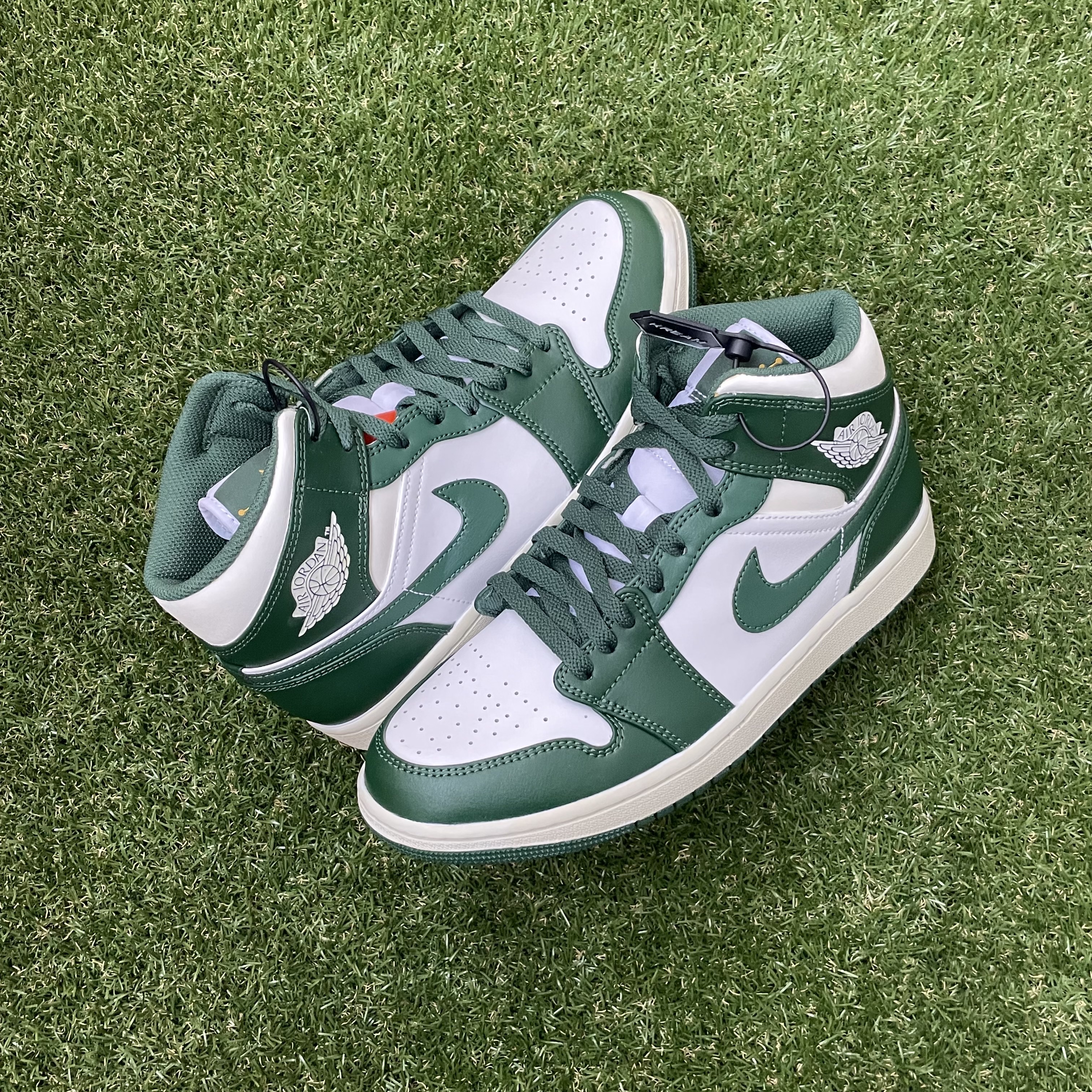 Jordan 1 Mid Sonics 2021, (GS) Jordan 1 Mid Sonics 2021 착용 스타일 - 1