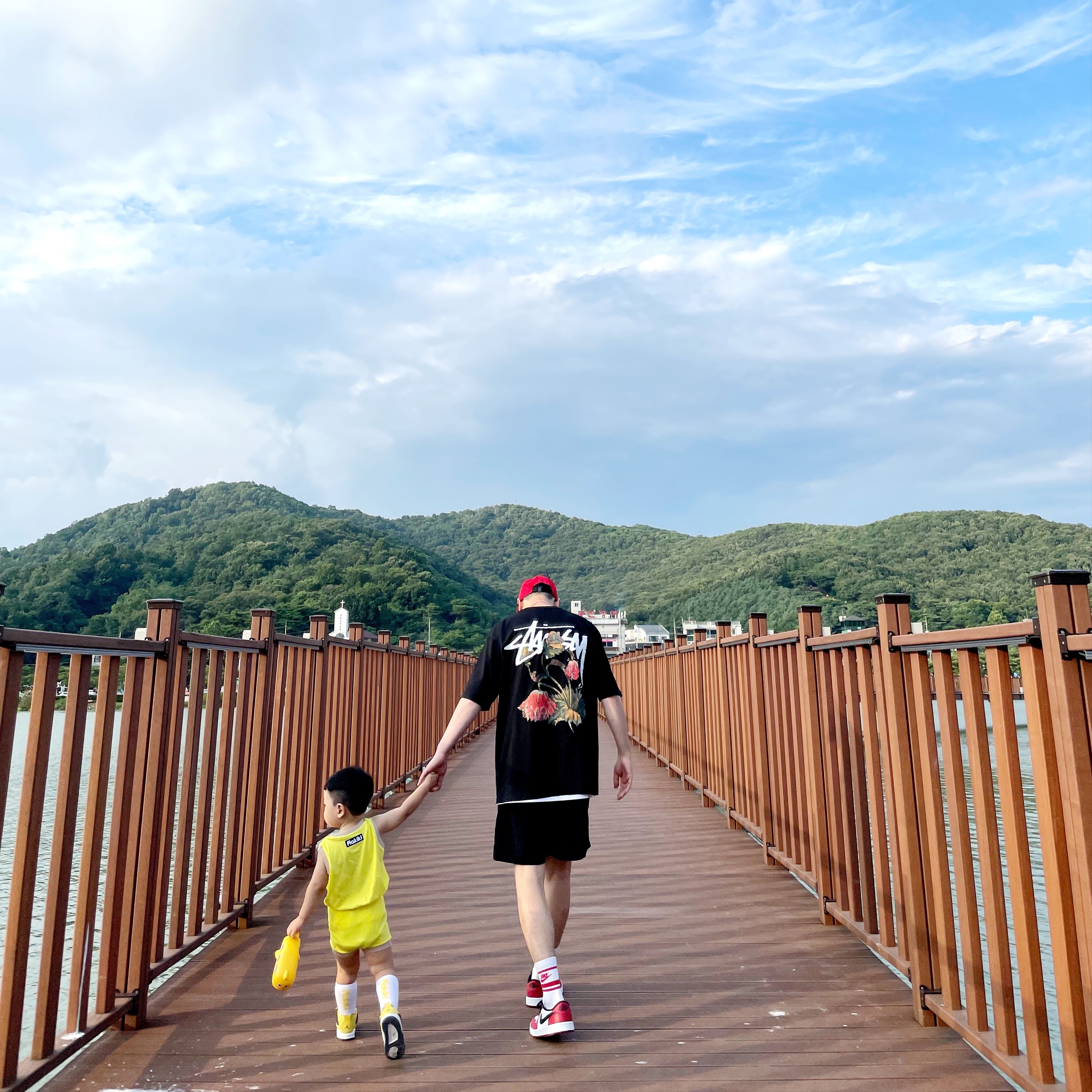 Jordan 1 Low Golf Chicago, Stussy Big Stock Water Shorts Black 착용 스타일 - 3
