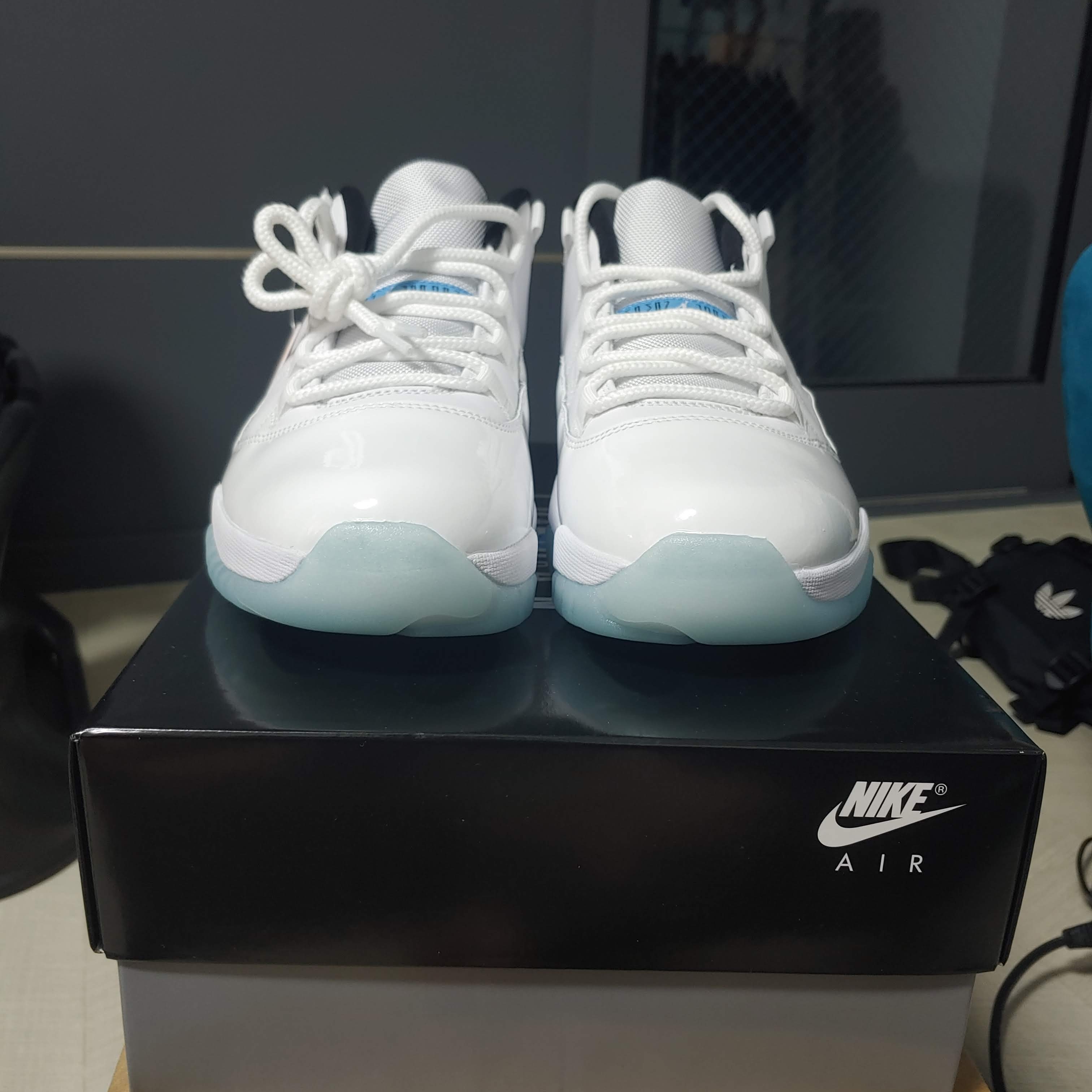 Jordan 11 Retro Low Legend Blue 착용 스타일 - 2