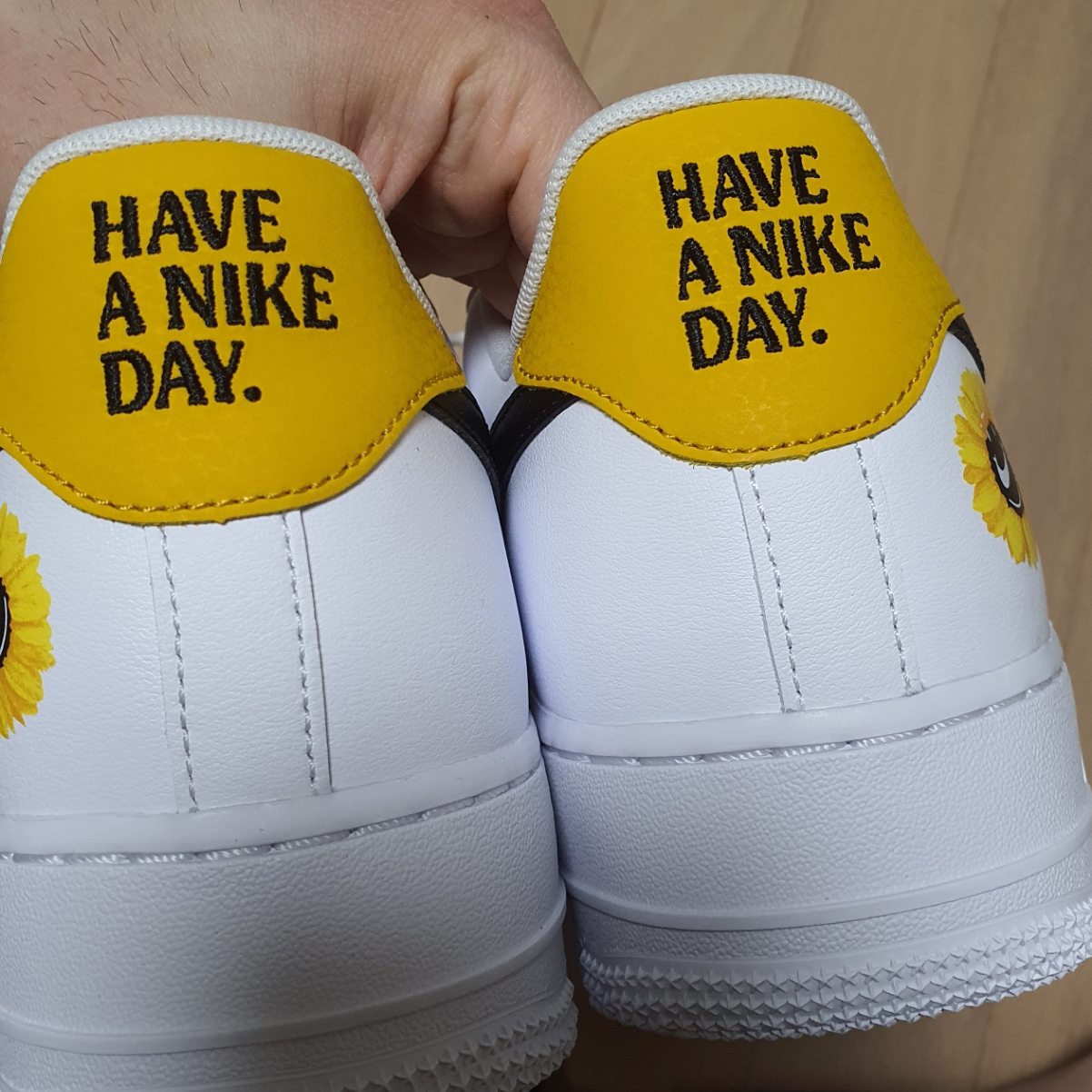 Nike Air Force 1 '07 LV8 2 Have a Nike Day 착용 스타일 - 3
