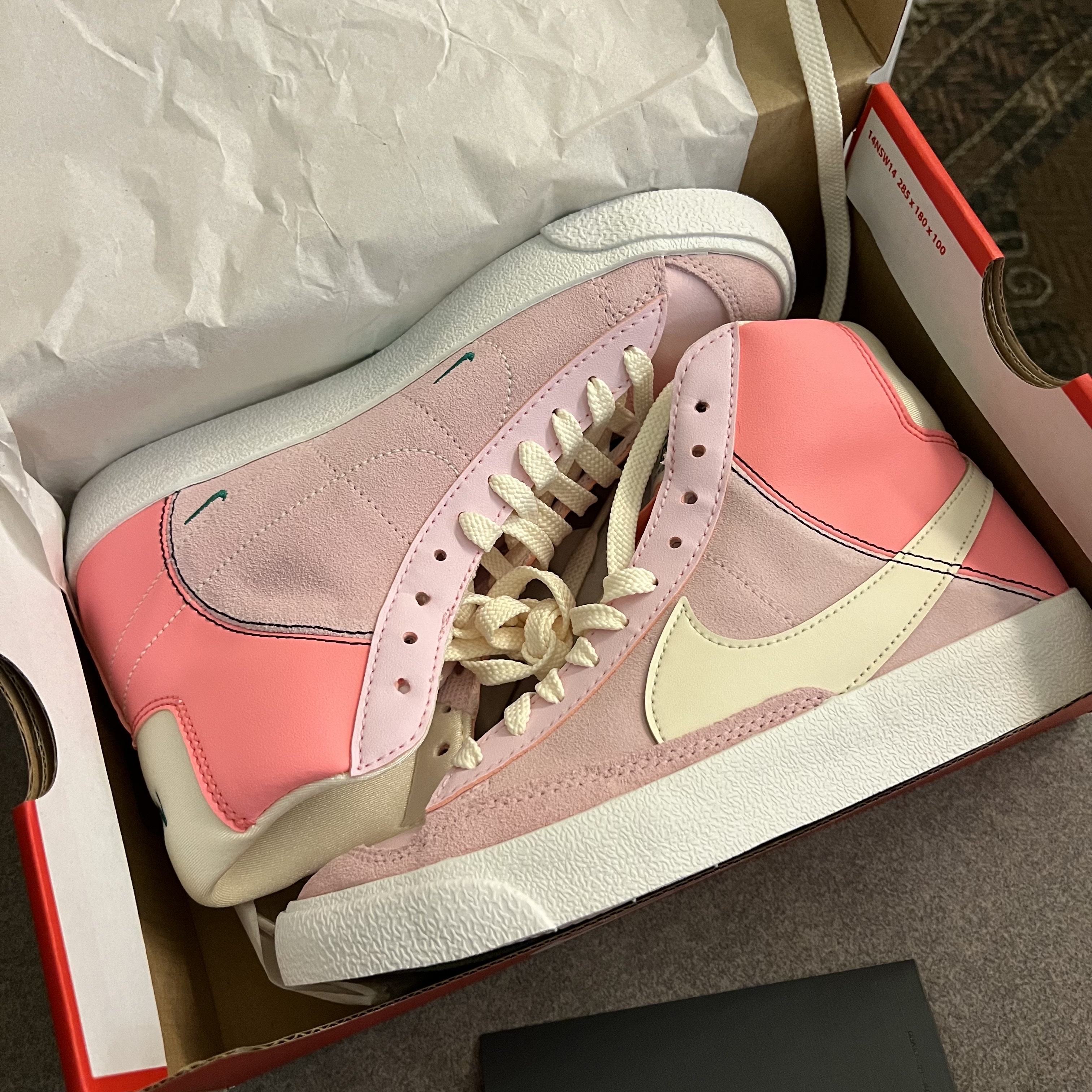 (GS) Nike Blazer Mid '77 SE D Pink Foam Coconut Milk 착용 스타일 - 2