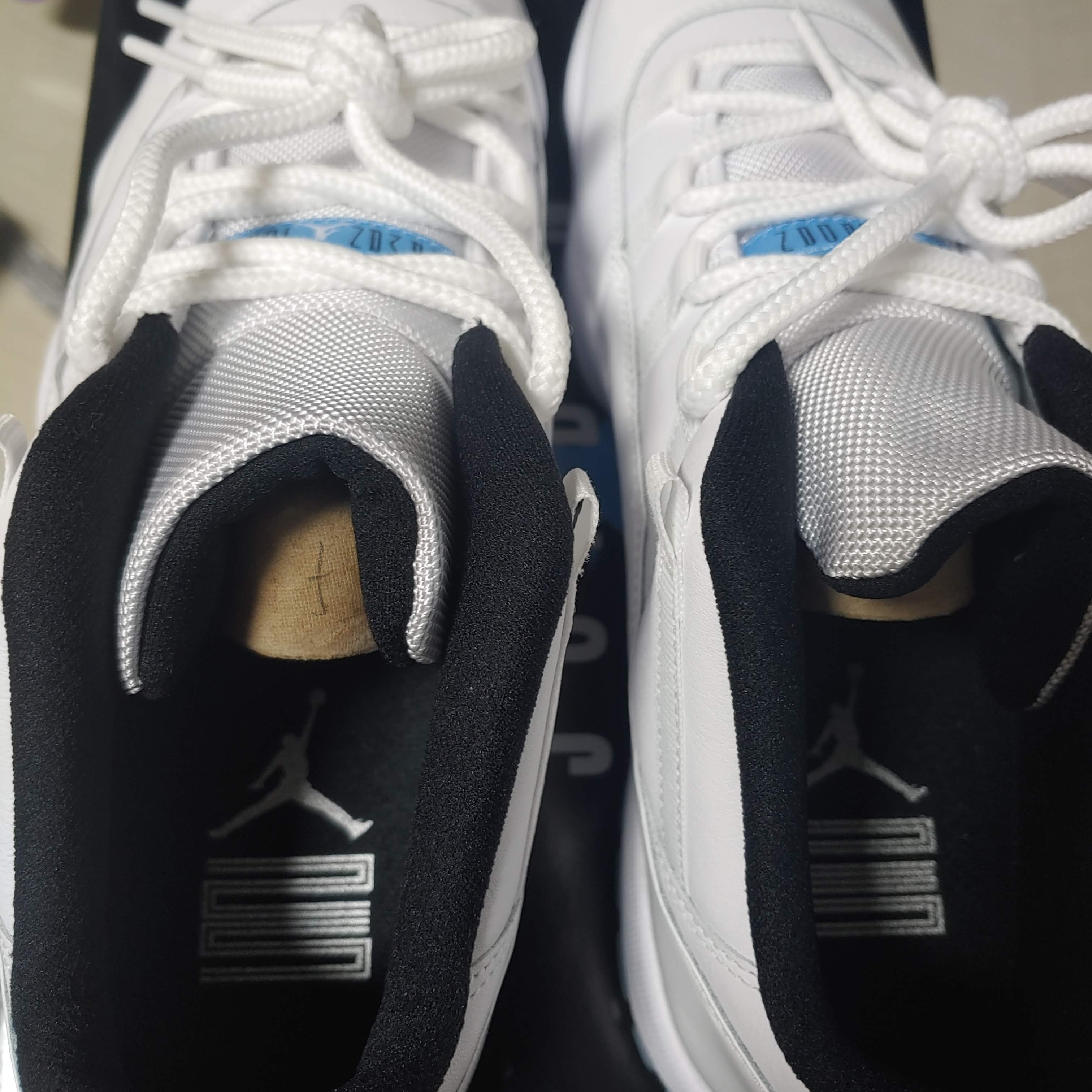 Jordan 11 Retro Low Legend Blue 착용 스타일 - 3