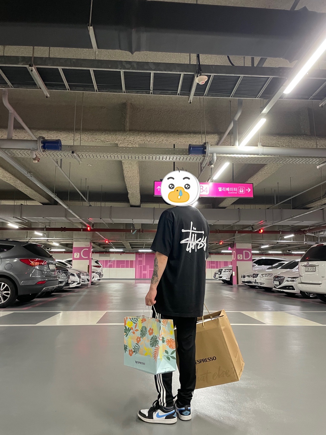 (W) Jordan 1 Low Black University Blue, Stussy Basic Stussy T-Shirt Black 2022 착용 스타일