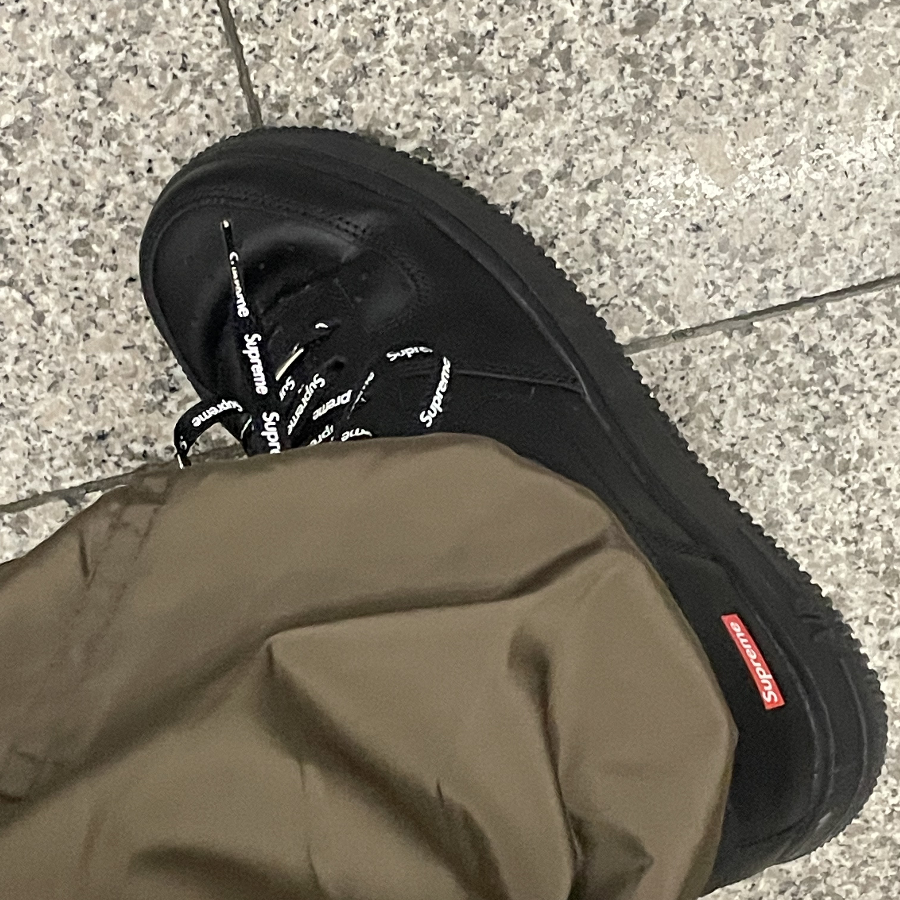 Nike x Supreme Air Force 1 Low Black 착용 스타일
