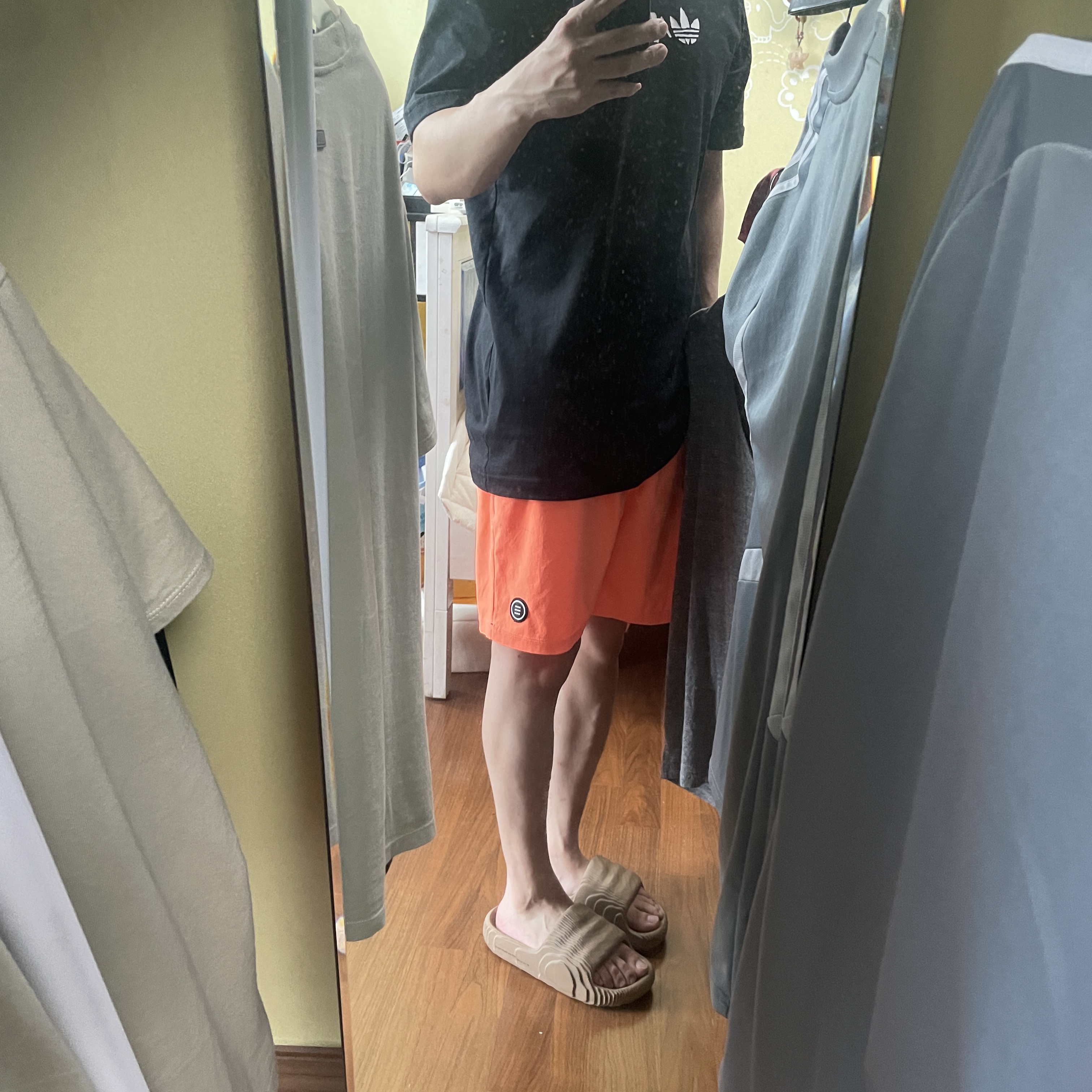 Adidas Adilette 22 Cardboard 착용 스타일