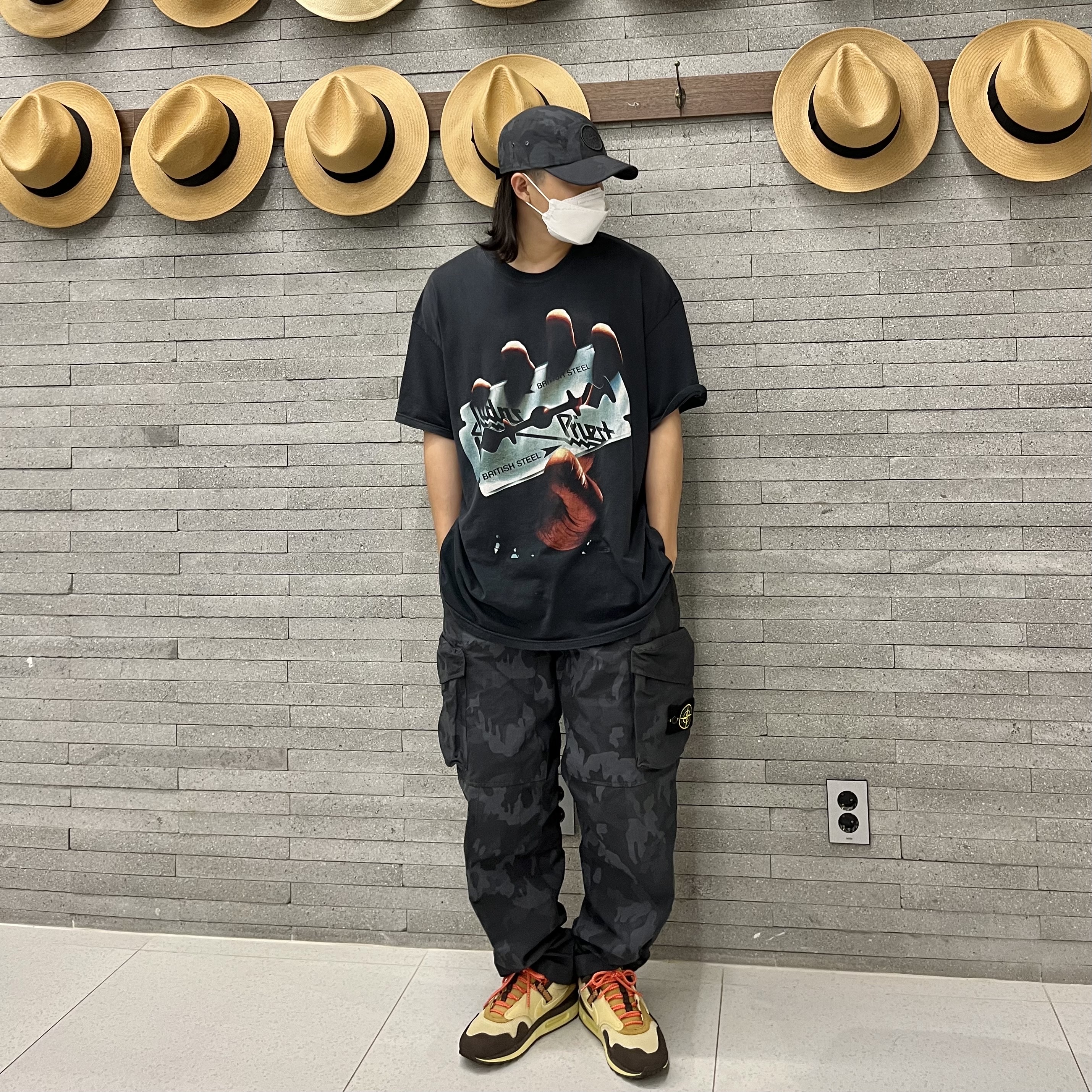 Supreme x Stone Island Reactive Ice Camo Ripstop Camp Cap Black - 22SS, Supreme x Stone Island Reactive Ice Camo Ripstop Cargo Pants Black - 22SS 착용 스타일 - 1