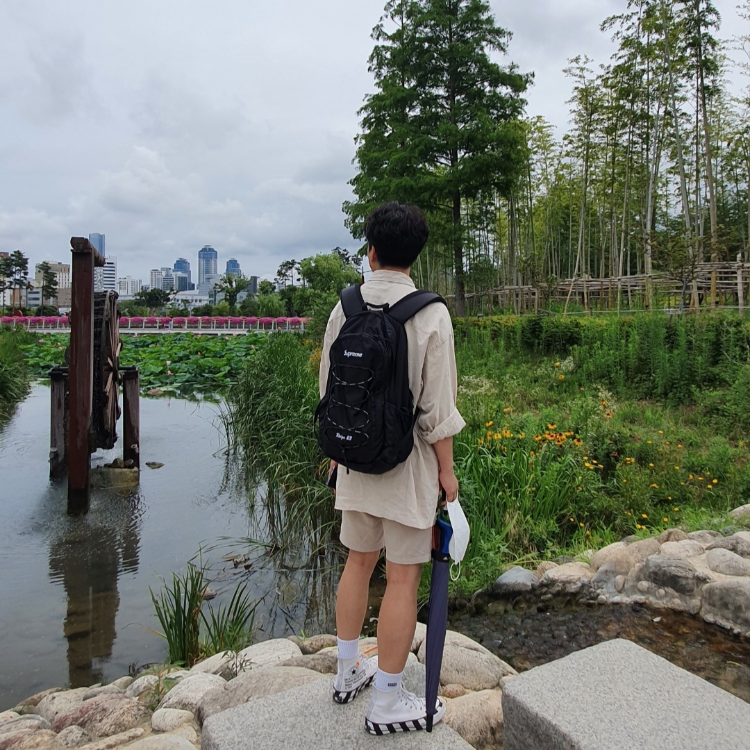Converse x Off-White Chuck 70 High V2 2018, Supreme Backpack Black - 22SS 착용 스타일