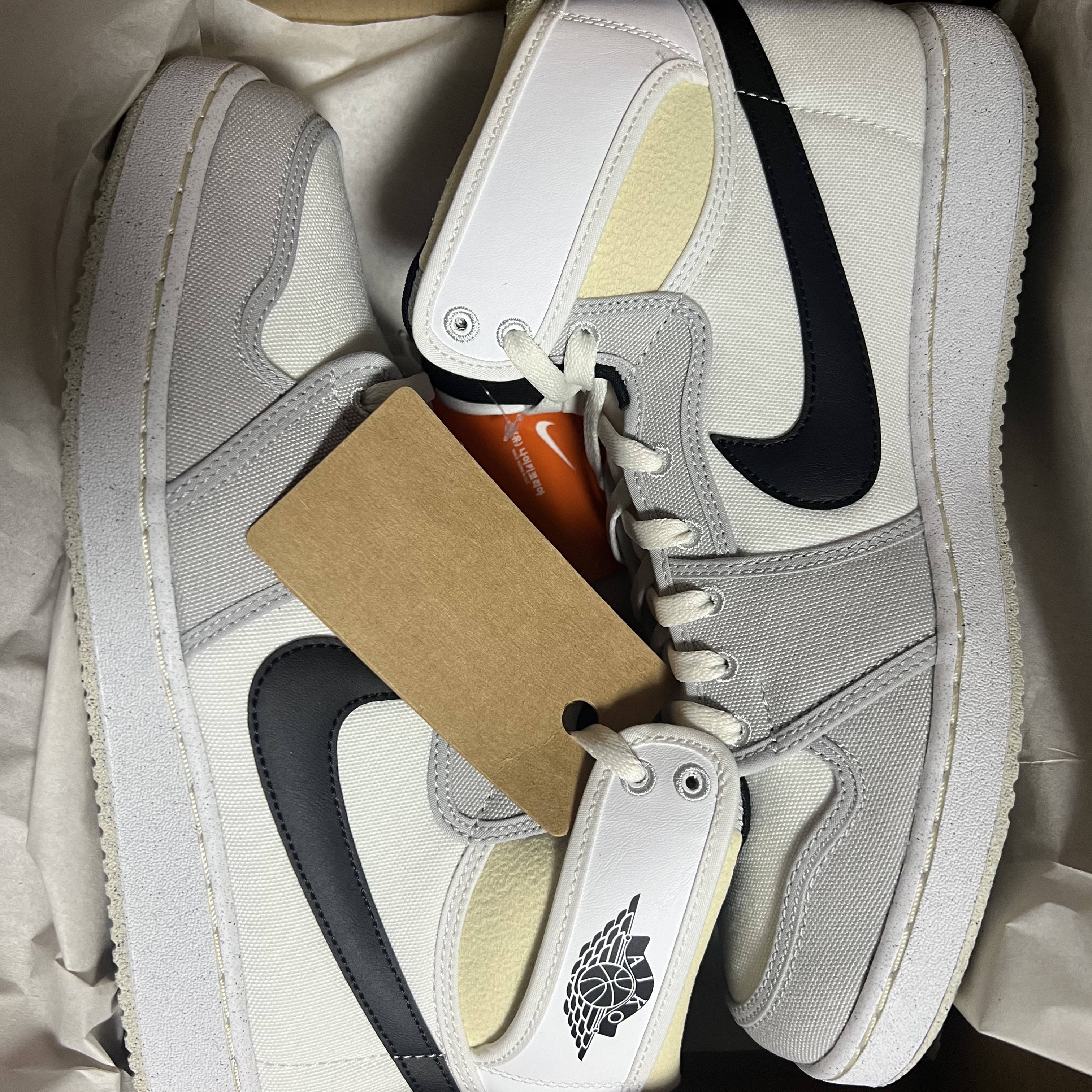 Jordan 1 KO White and Black 착용 스타일