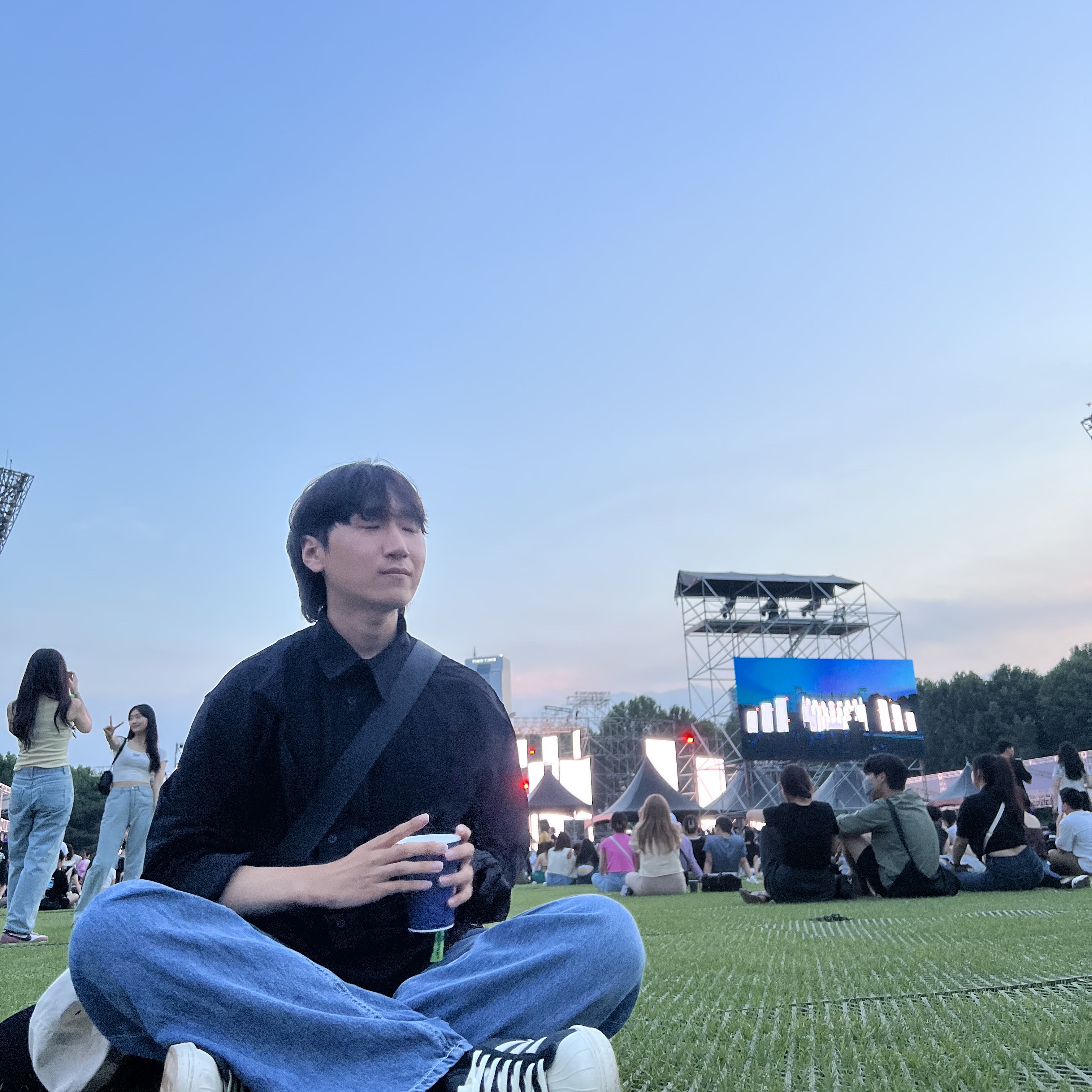 Adidas Superstar 82 Black White 착용 스타일