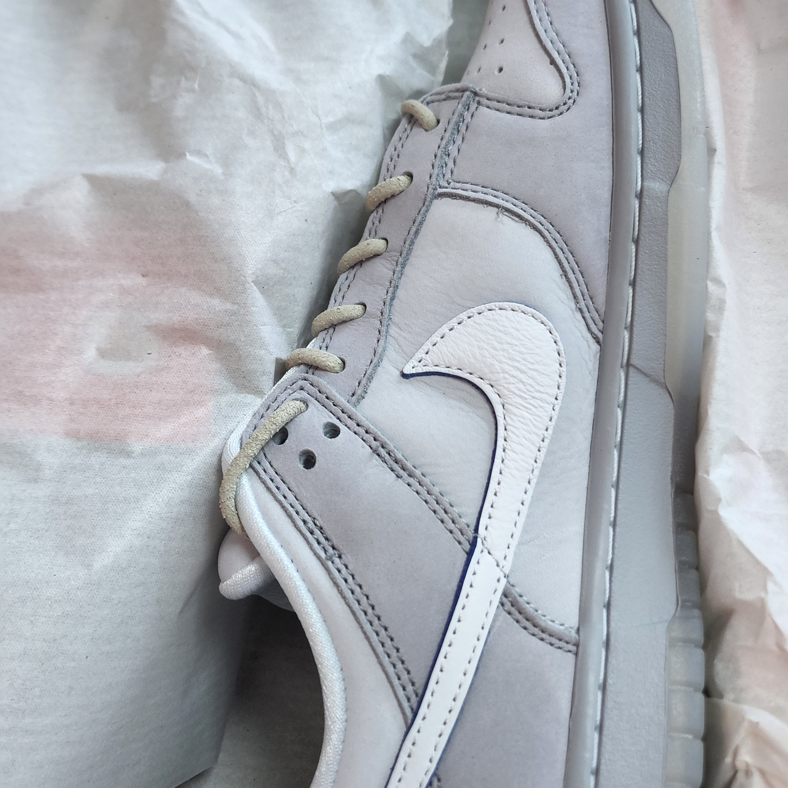 Nike Dunk Low Wolf Grey and Pure Platinum 착용 스타일 - 1