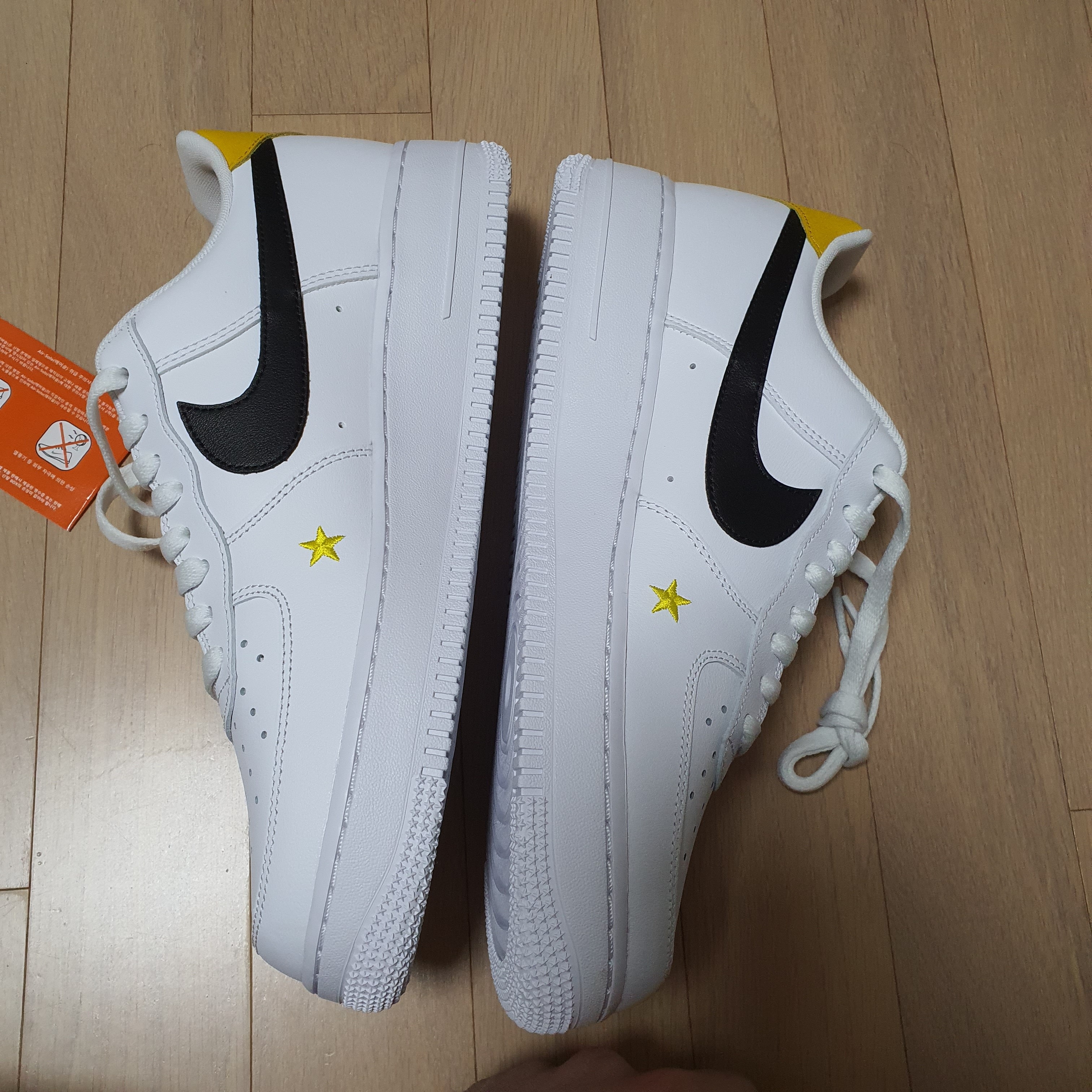 Nike Air Force 1 '07 LV8 2 Have a Nike Day 착용 스타일 - 2