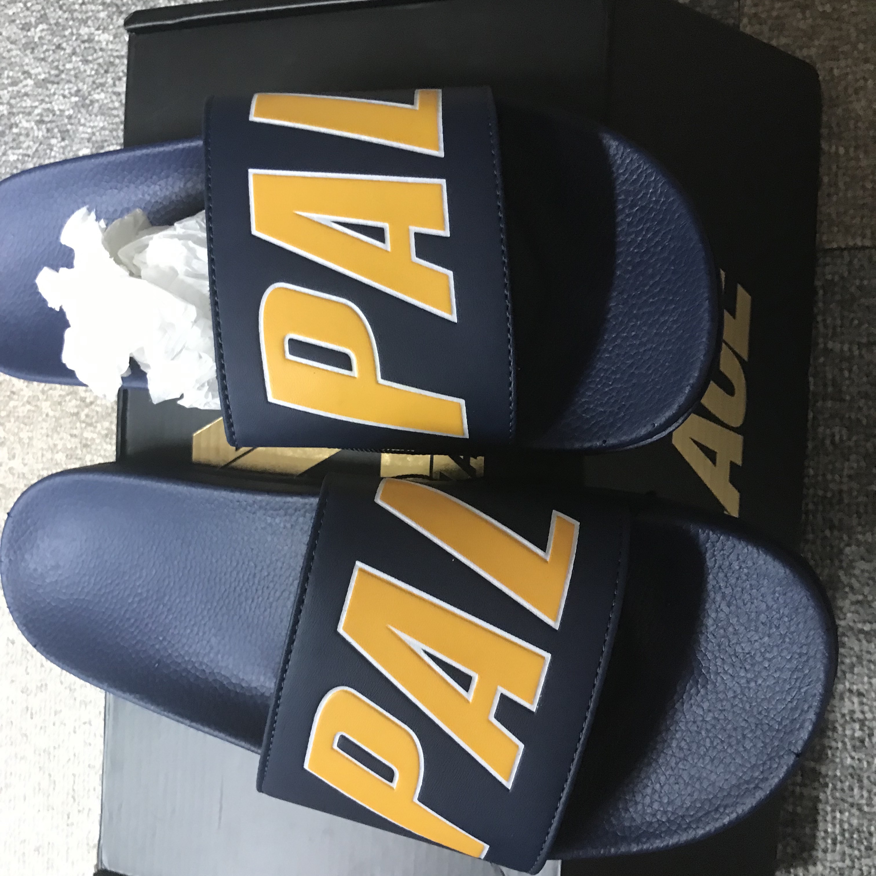 Palace Slider Navy - 22SS 착용 스타일