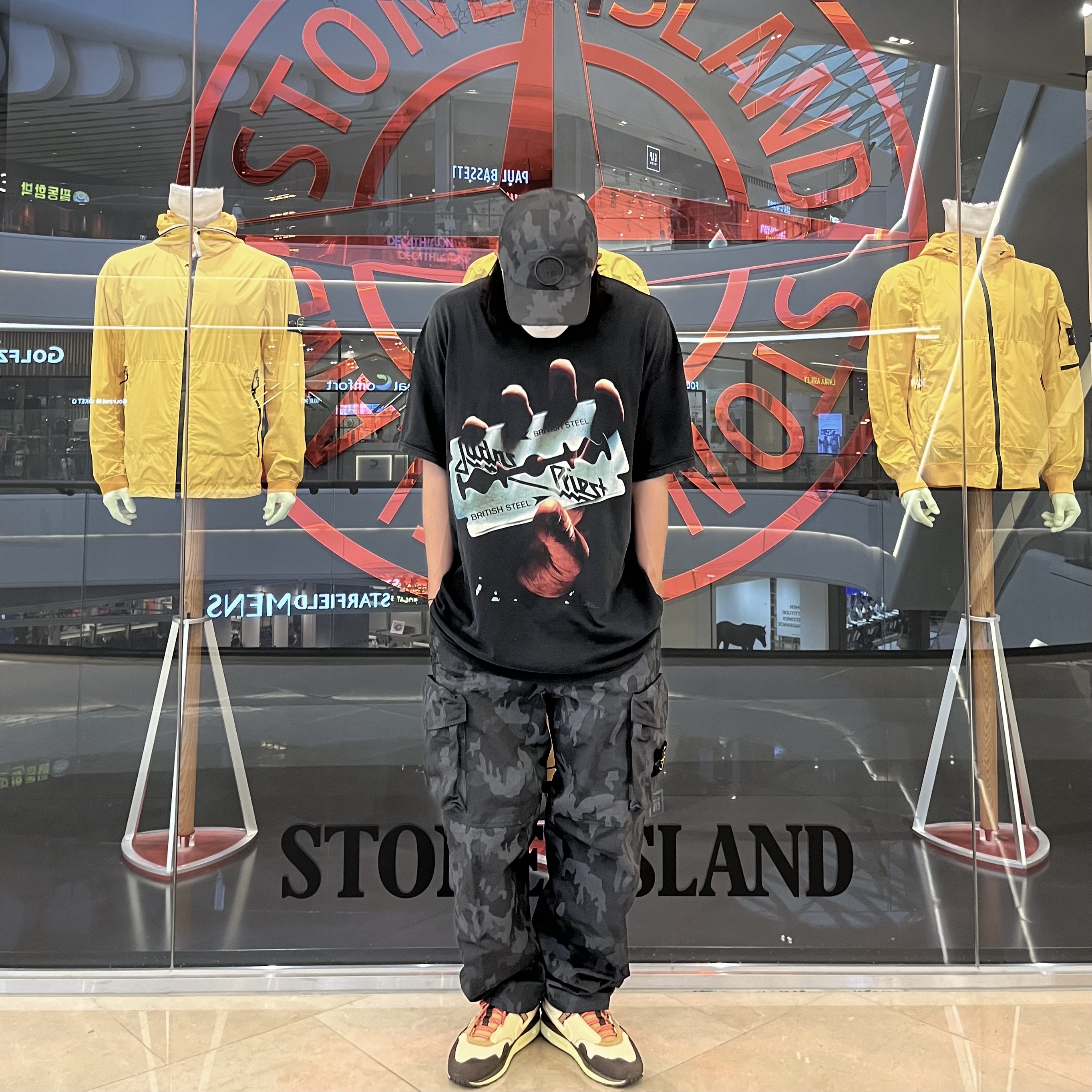 Supreme x Stone Island Reactive Ice Camo Ripstop Camp Cap Black - 22SS, Supreme x Stone Island Reactive Ice Camo Ripstop Cargo Pants Black - 22SS 착용 스타일 - 2