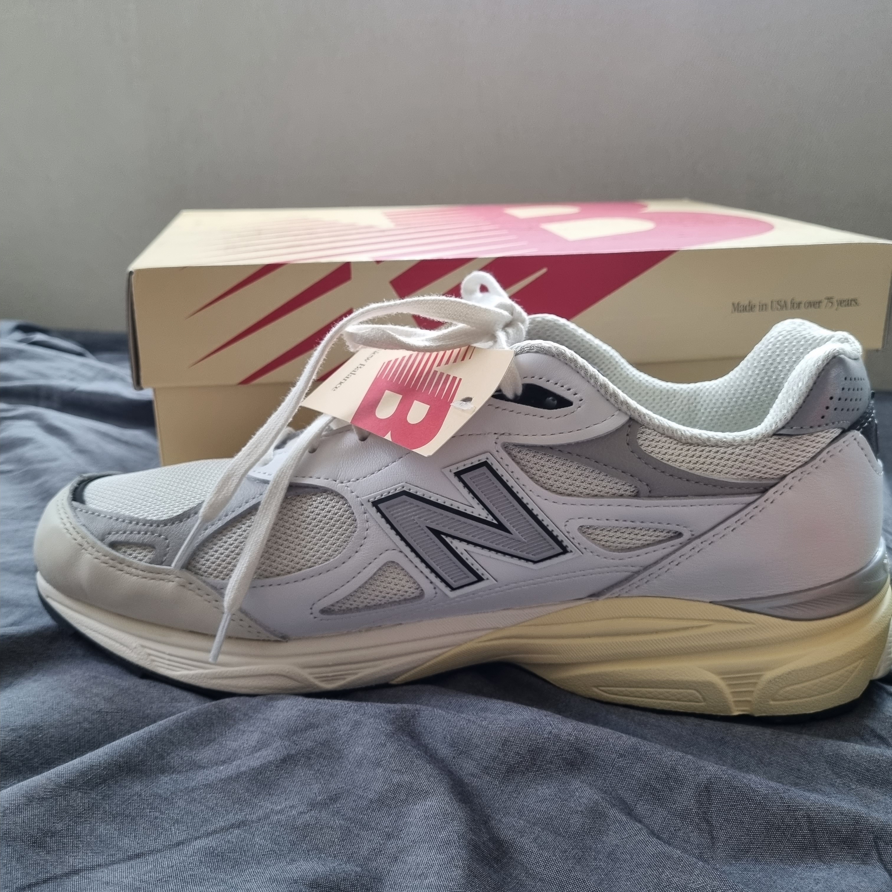 New Balance 990v3 Made in USA Sea Salt 착용 스타일 - 2