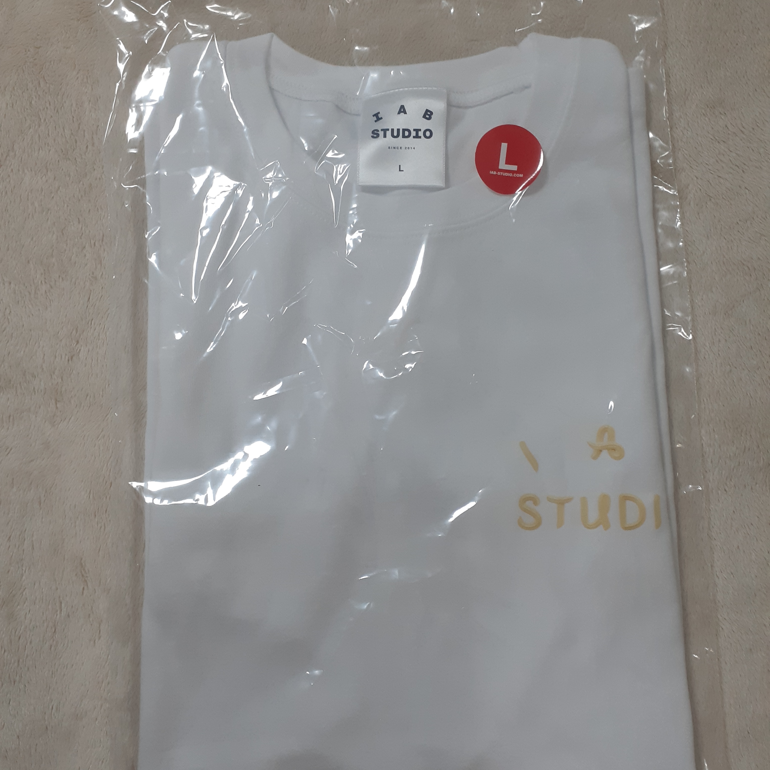 IAB Studio x Ottogi Mayonnaise 50th Anniversary T-Shirt White 착용 스타일 - 1